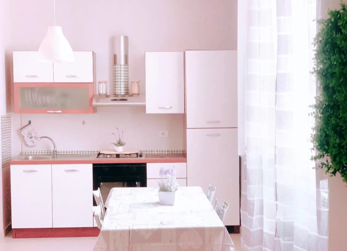 Kitchen/Kitchenette in Momy Home