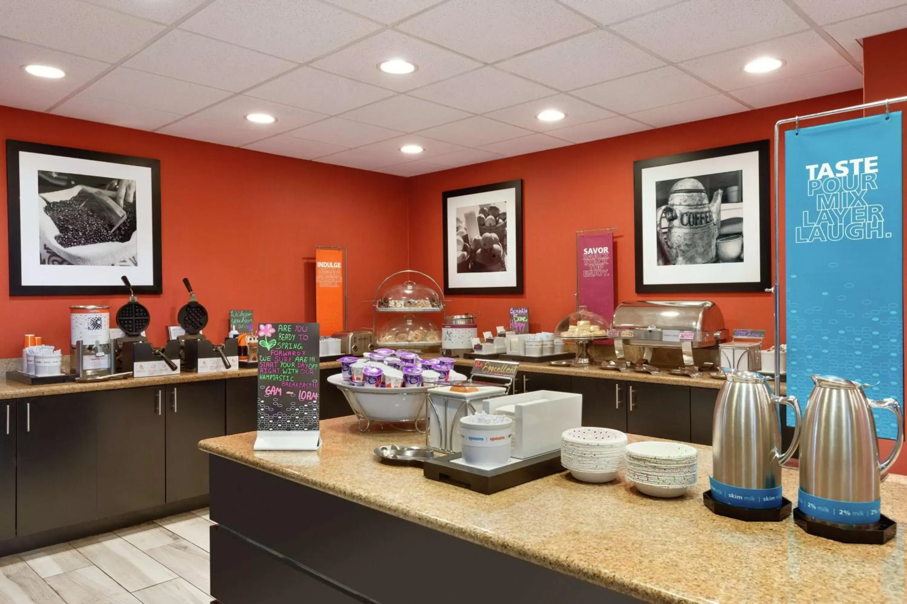 Dining area, Restaurant/Places to Eat in Hampton Inn and Suites Houston Clear Lake NASA