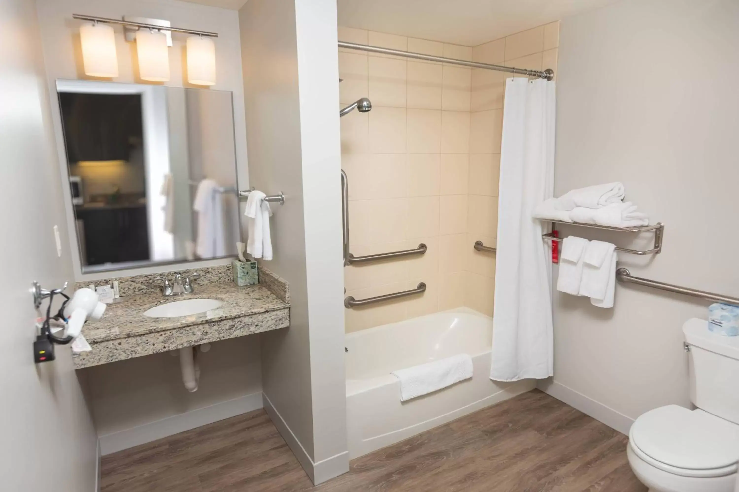 Bathroom in TownePlace Suites by Marriott Bowling Green