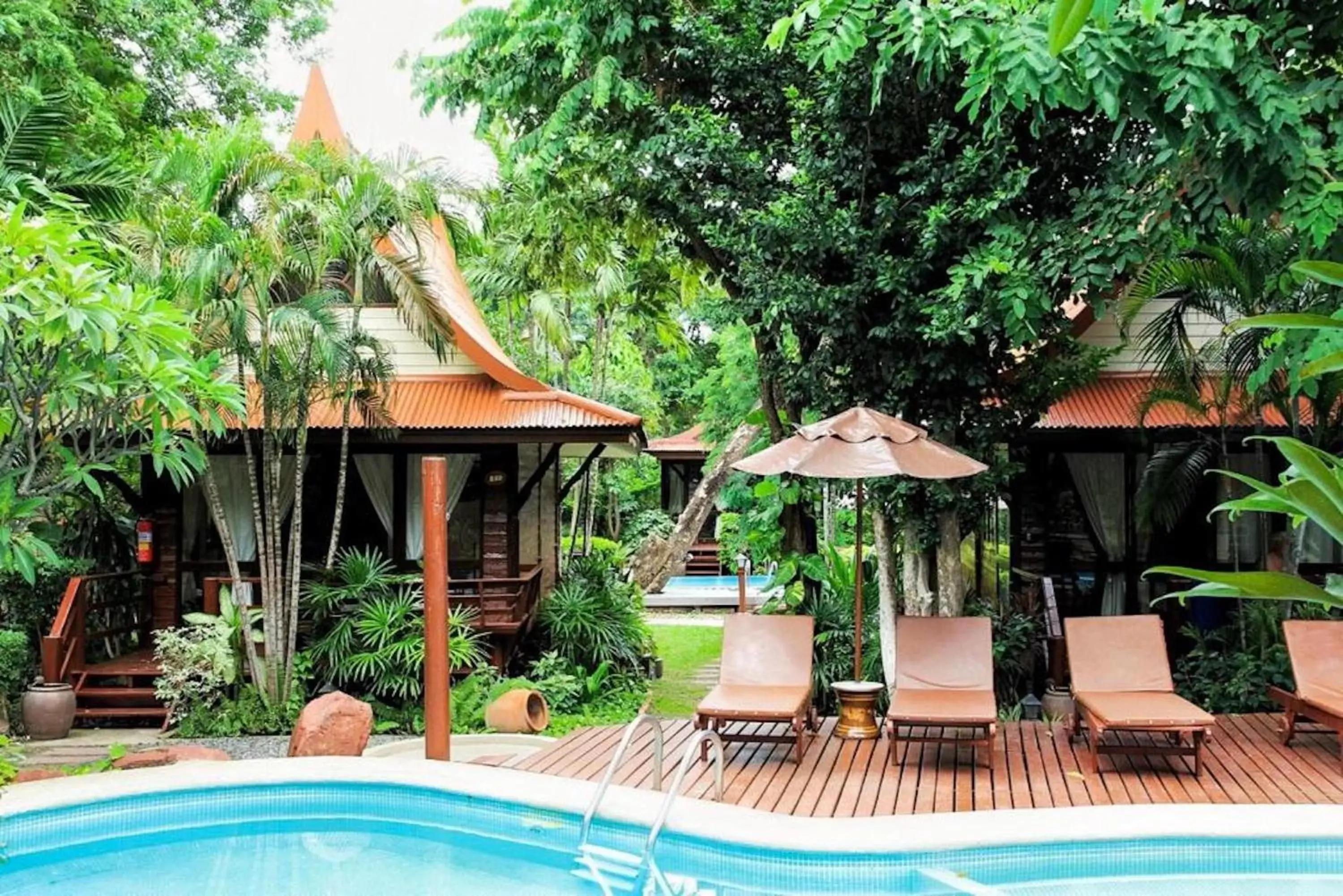 Property building, Swimming Pool in Baan Duangkaew Resort