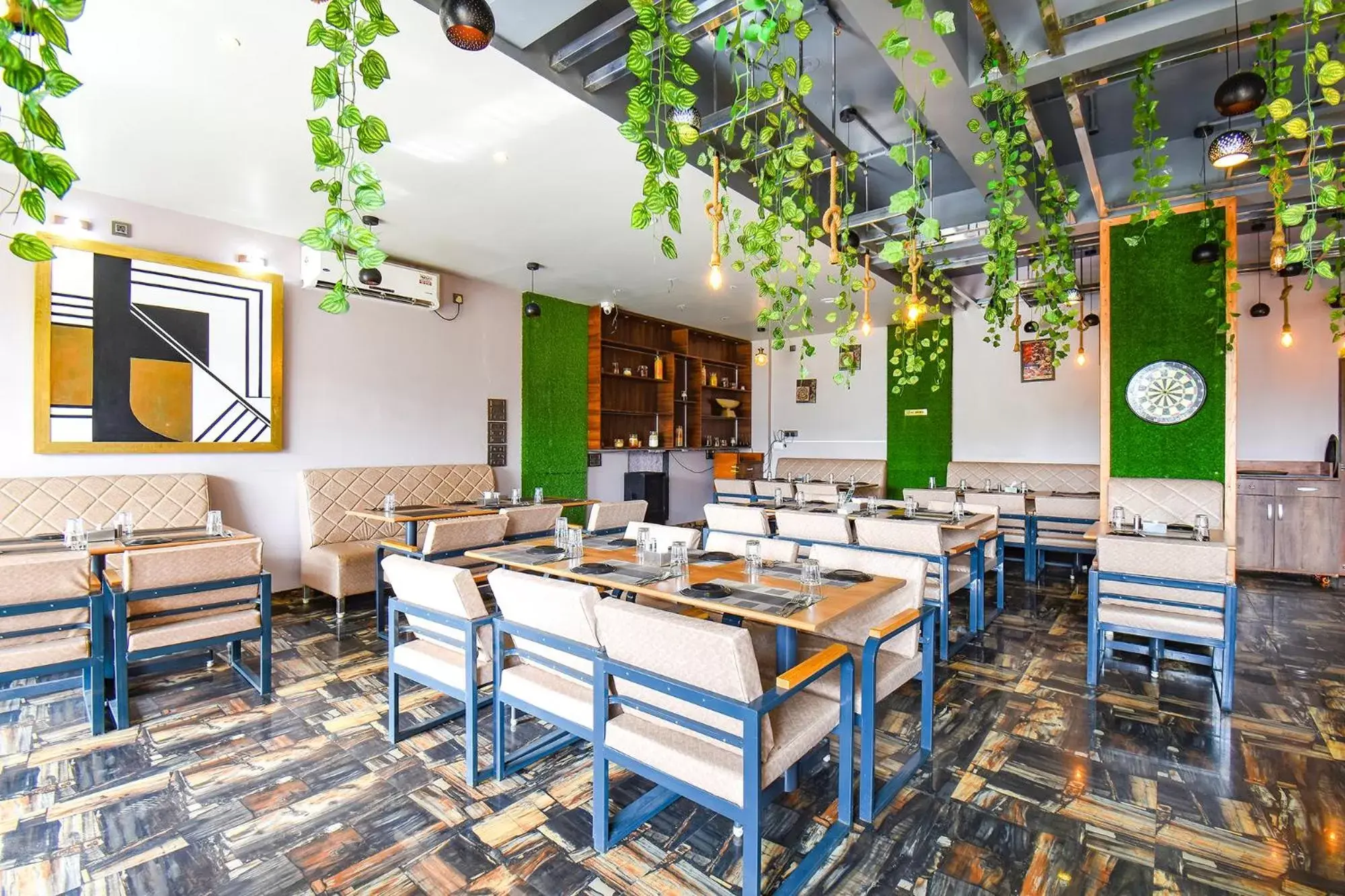 Restaurant/Places to Eat in FabHotel Prime Rajmudra Restaurant/Places to Eat in FabHotel Prime Rajmudra