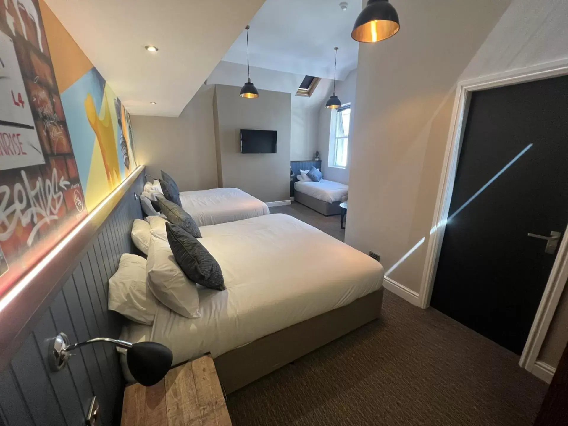 TV and multimedia, Bed in Fenwick Sunrise Hotel