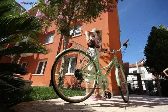 Facade/entrance, Biking in Hotel La Pergola di Venezia