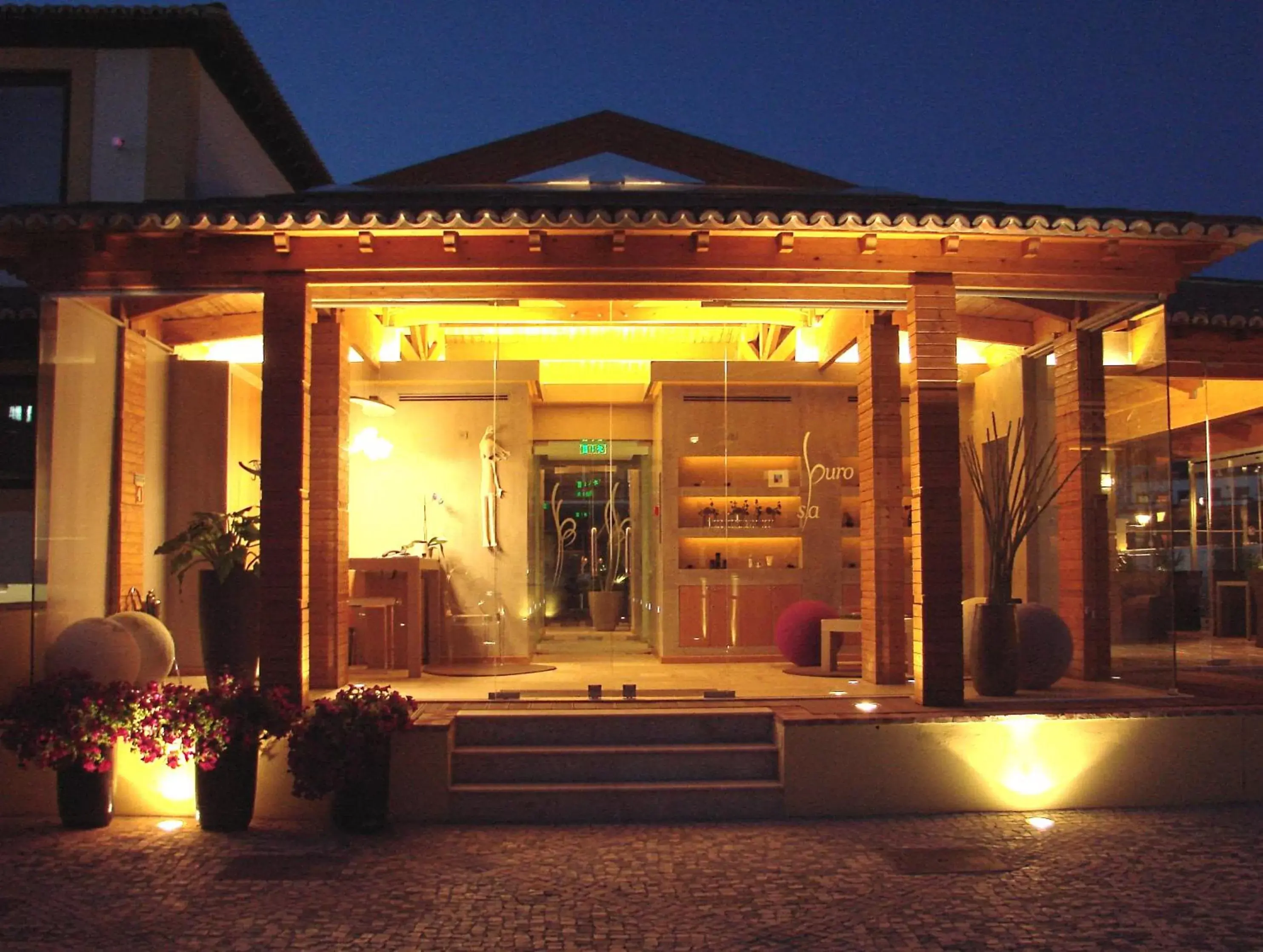 Facade/entrance in Hotel Lusitano