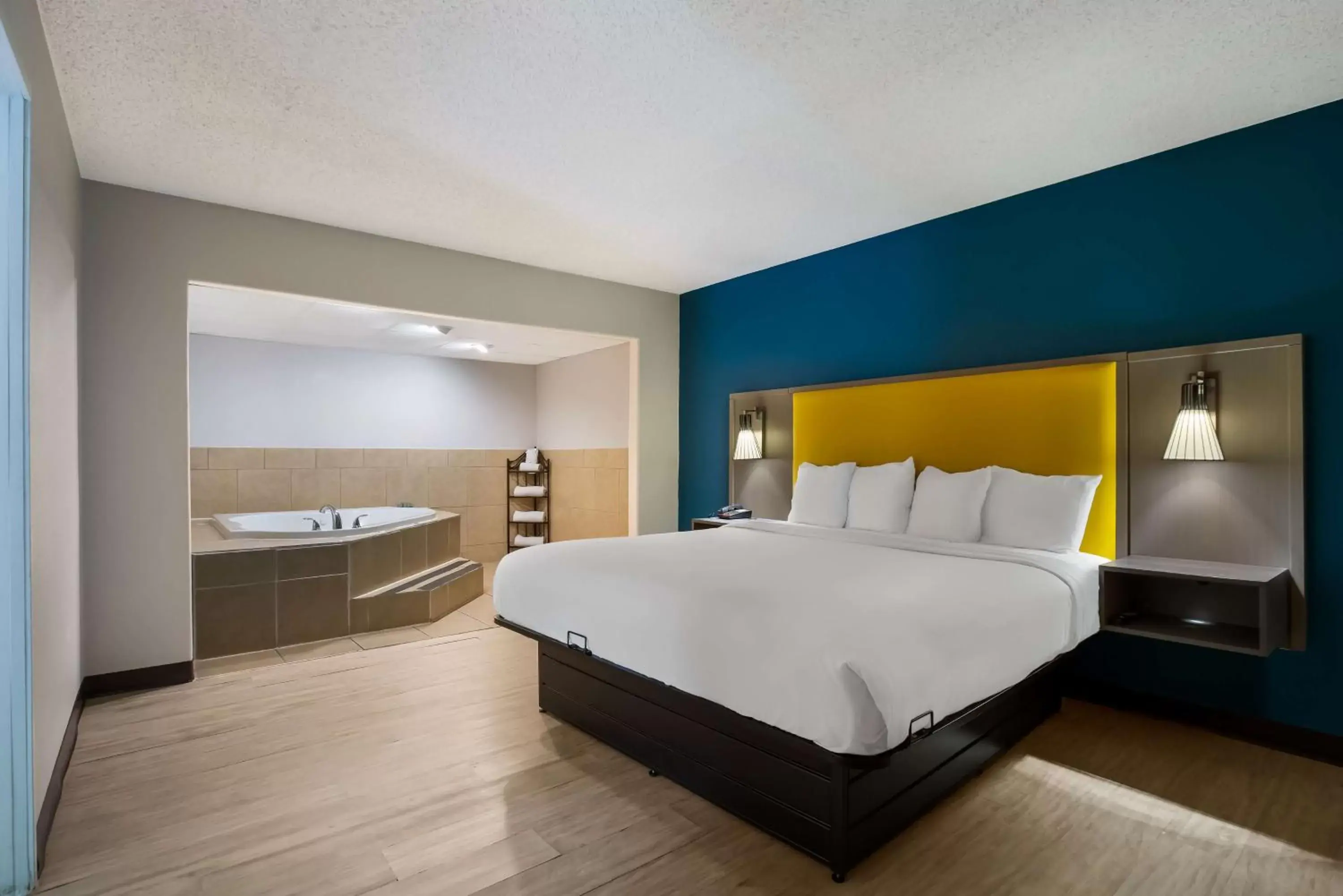 Bedroom, Bed in Best Western Bordentown Inn Bedroom, Bed in Best Western Bordentown Inn