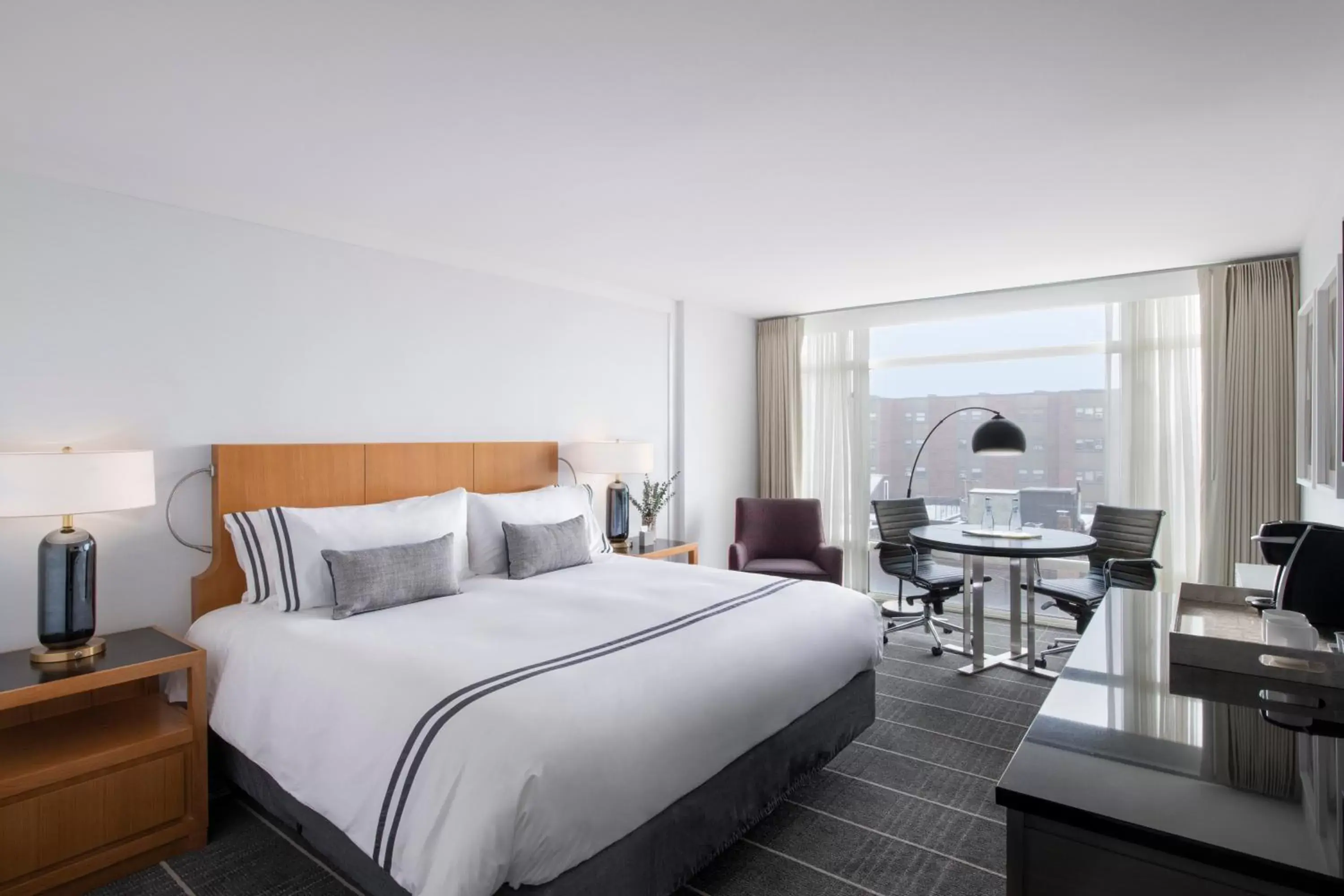 Photo of the whole room, Bed in The Colonnade Hotel Photo of the whole room, Bed in The Colonnade Hotel