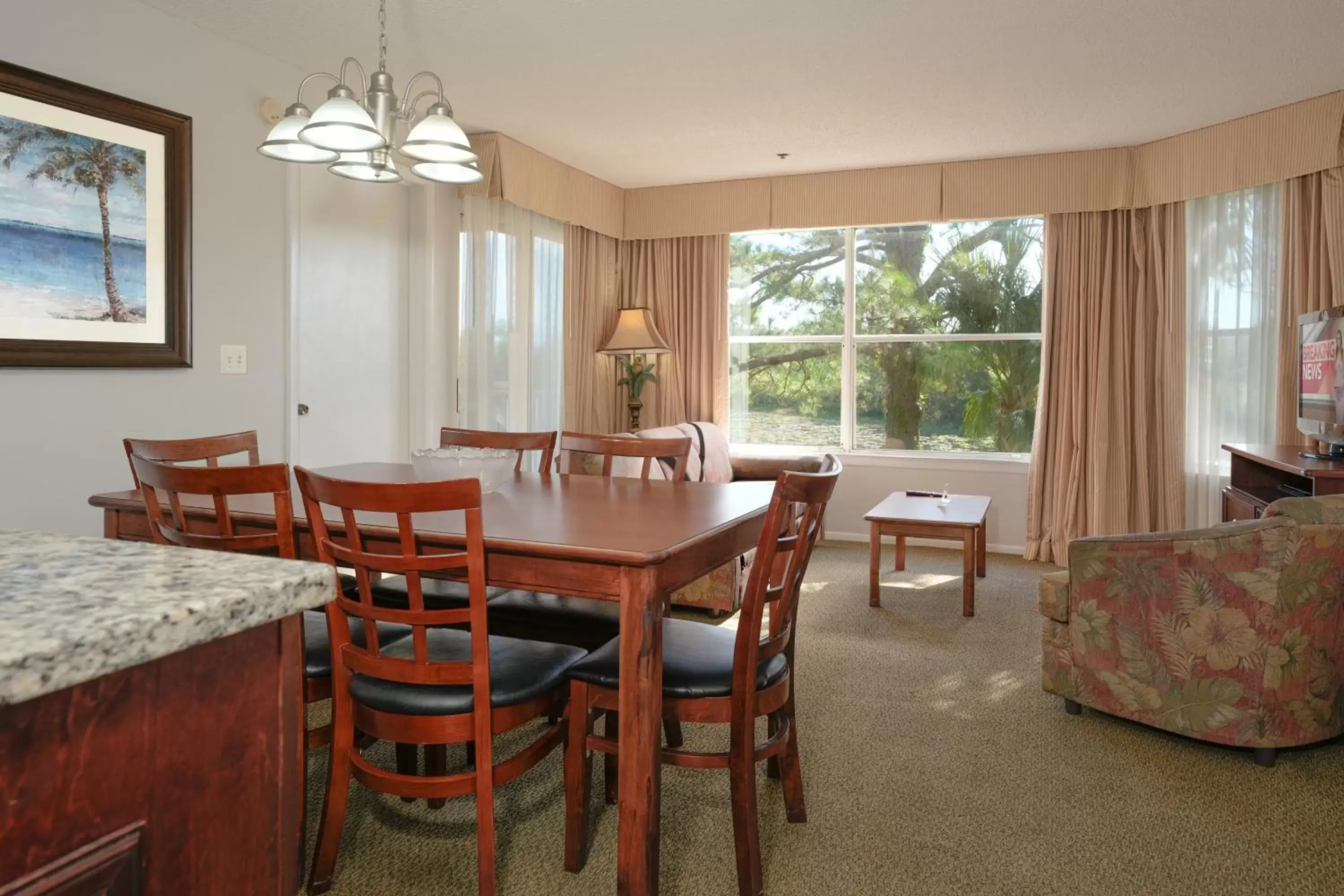 room service, Dining Area in Parc Corniche Condominium Suites