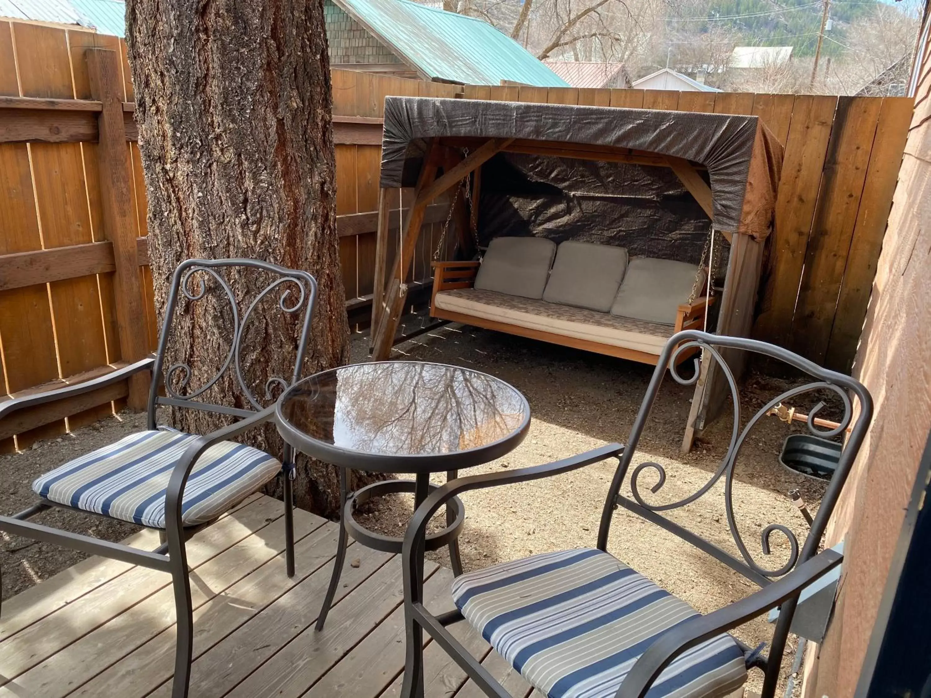 Inner courtyard view in Twisp River Suites