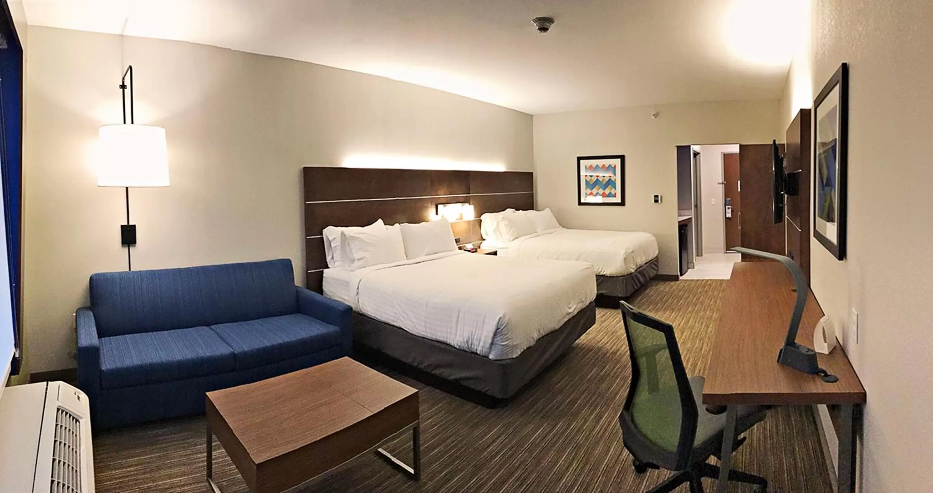 Photo of the whole room, Bed in Holiday Inn Express & Suites - Sterling by IHG