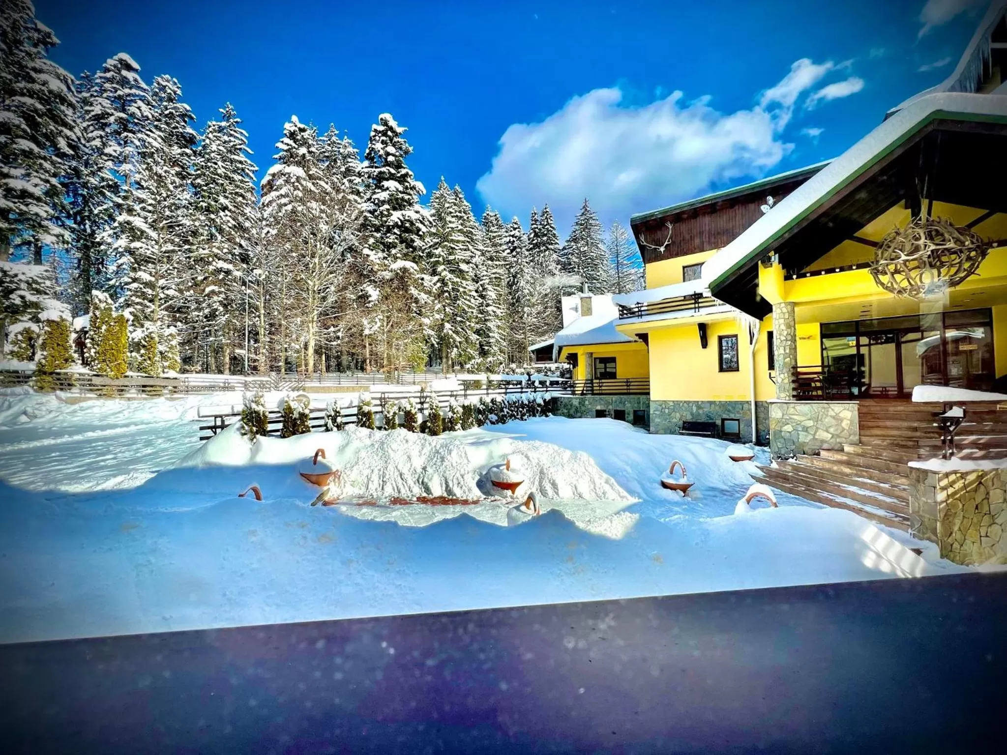 Property building in Hotel Casa Viorel jacuzzi & saunas