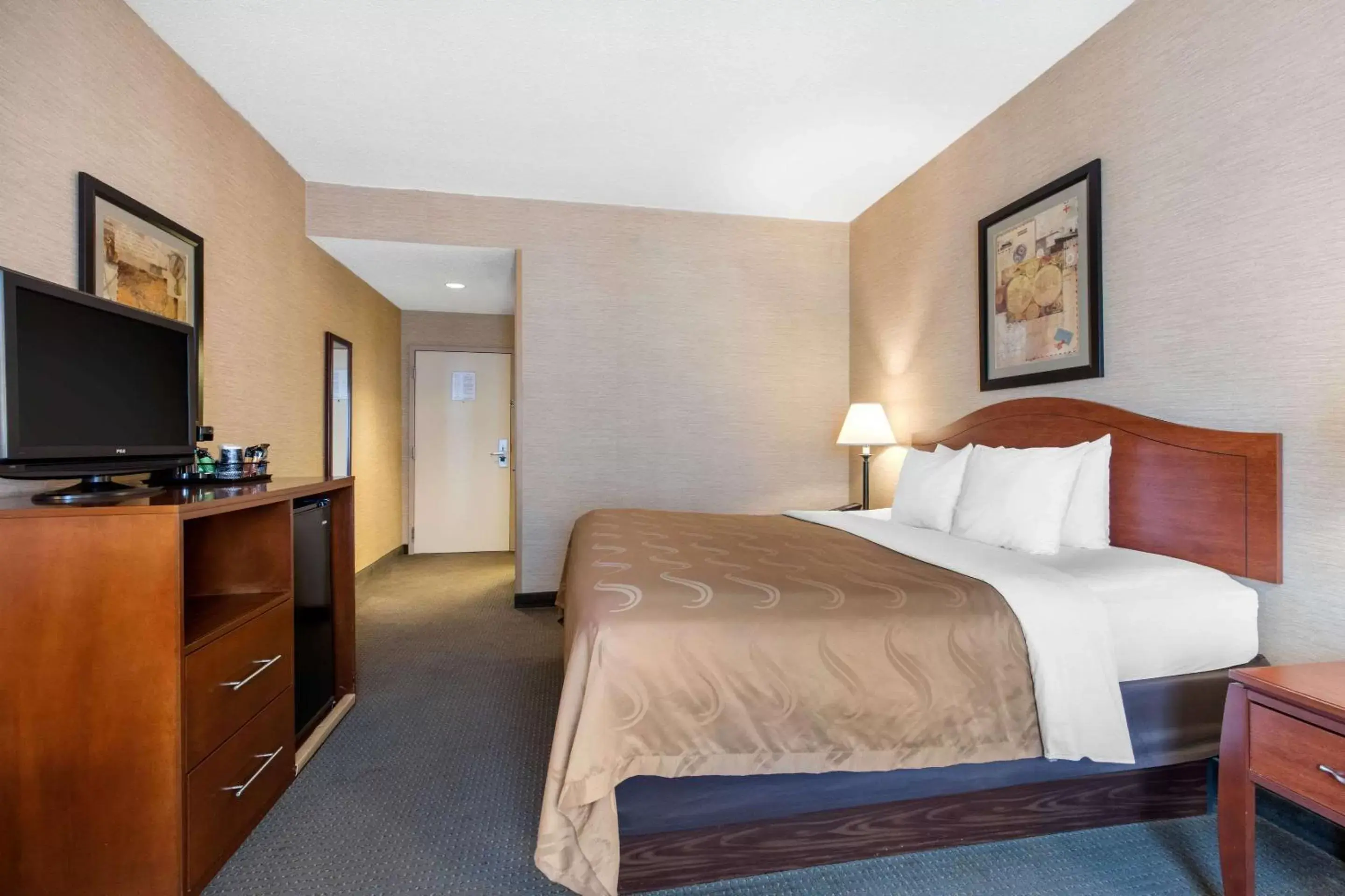 Photo of the whole room, Bed in Quality Inn & Suites Benton - Draffenville