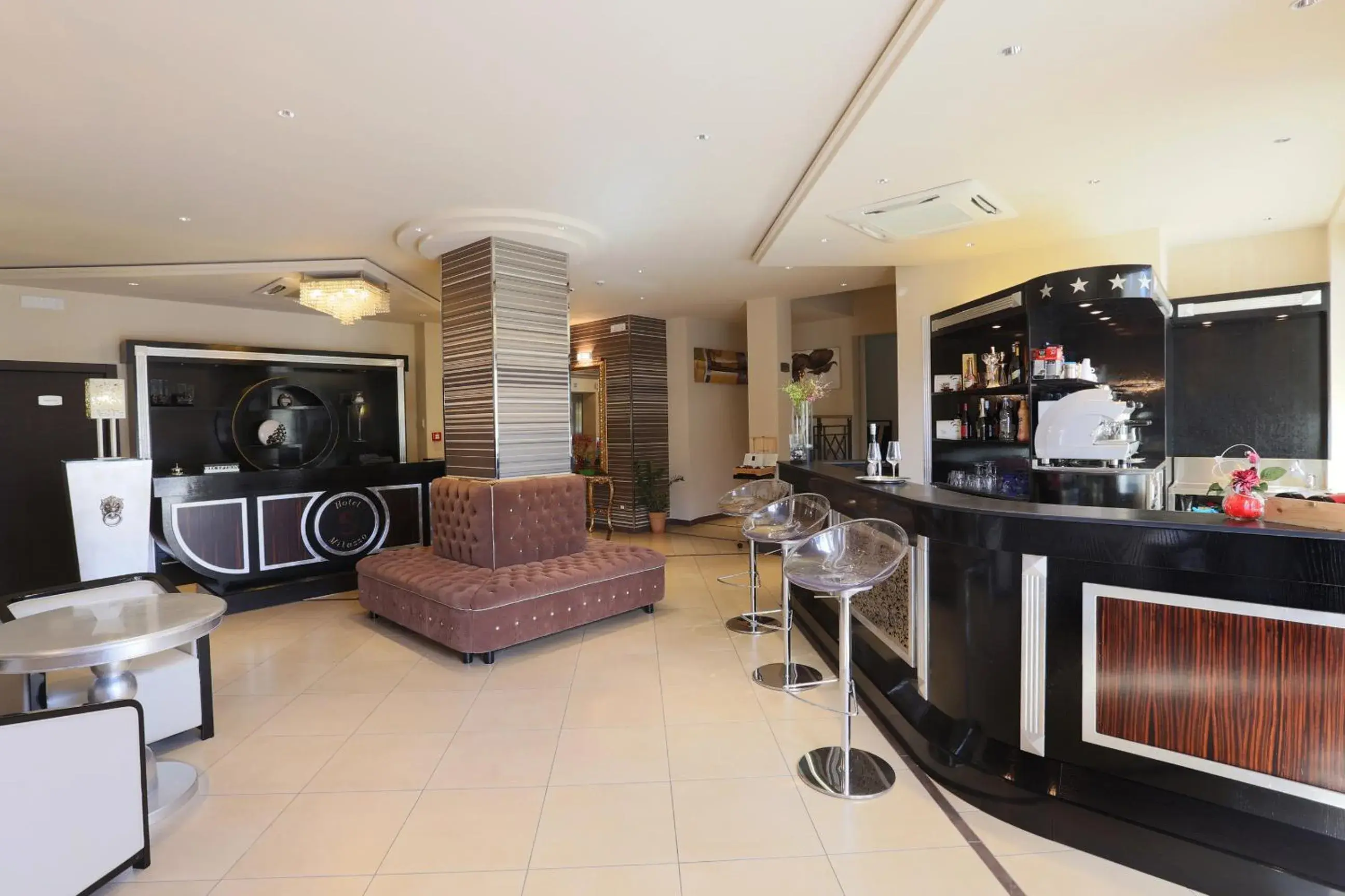 Lounge or bar in Hotel Milazzo Lounge or bar in Hotel Milazzo