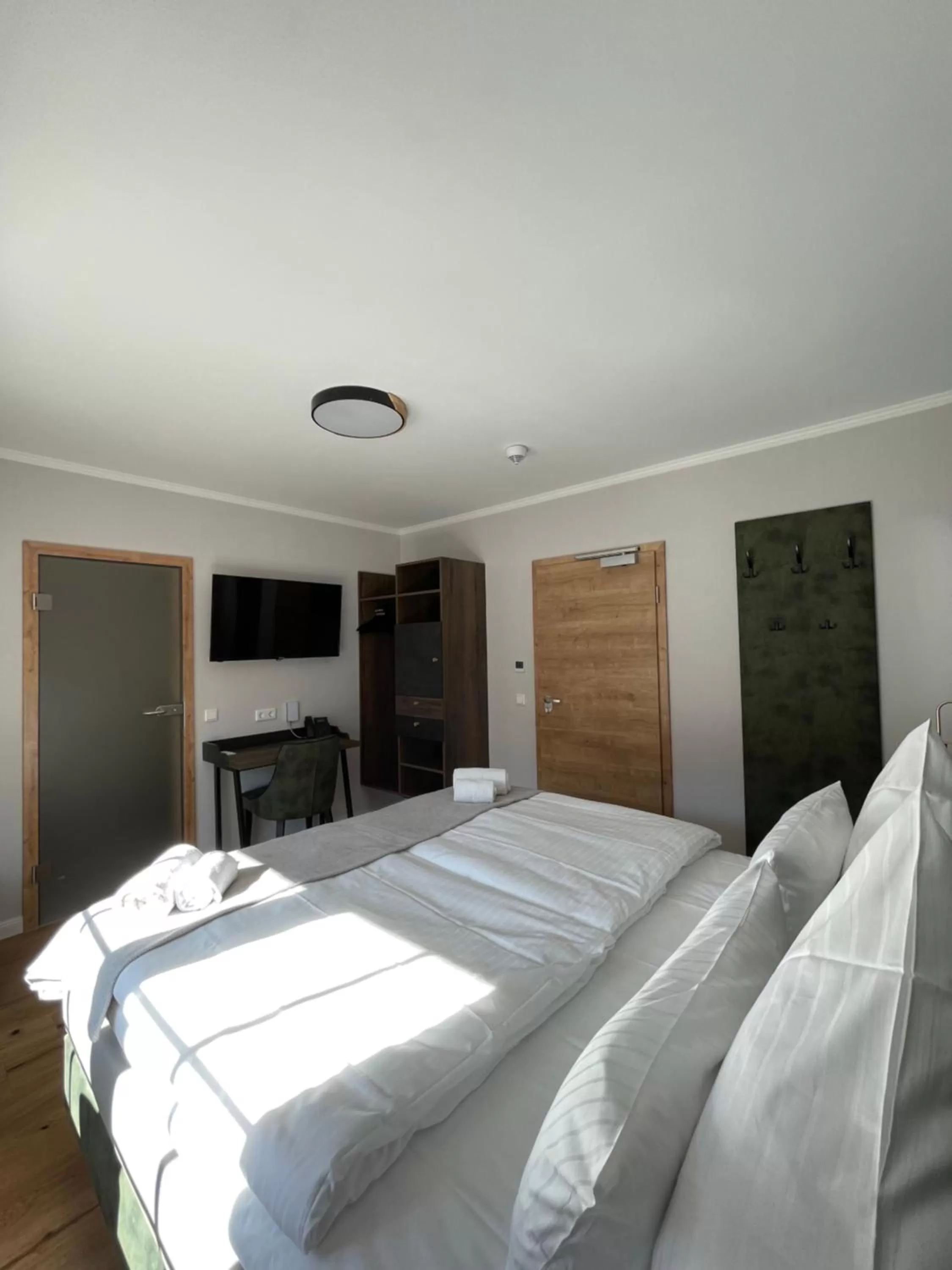 Photo of the whole room, Bed in Schlosshotel Brilon-Wald