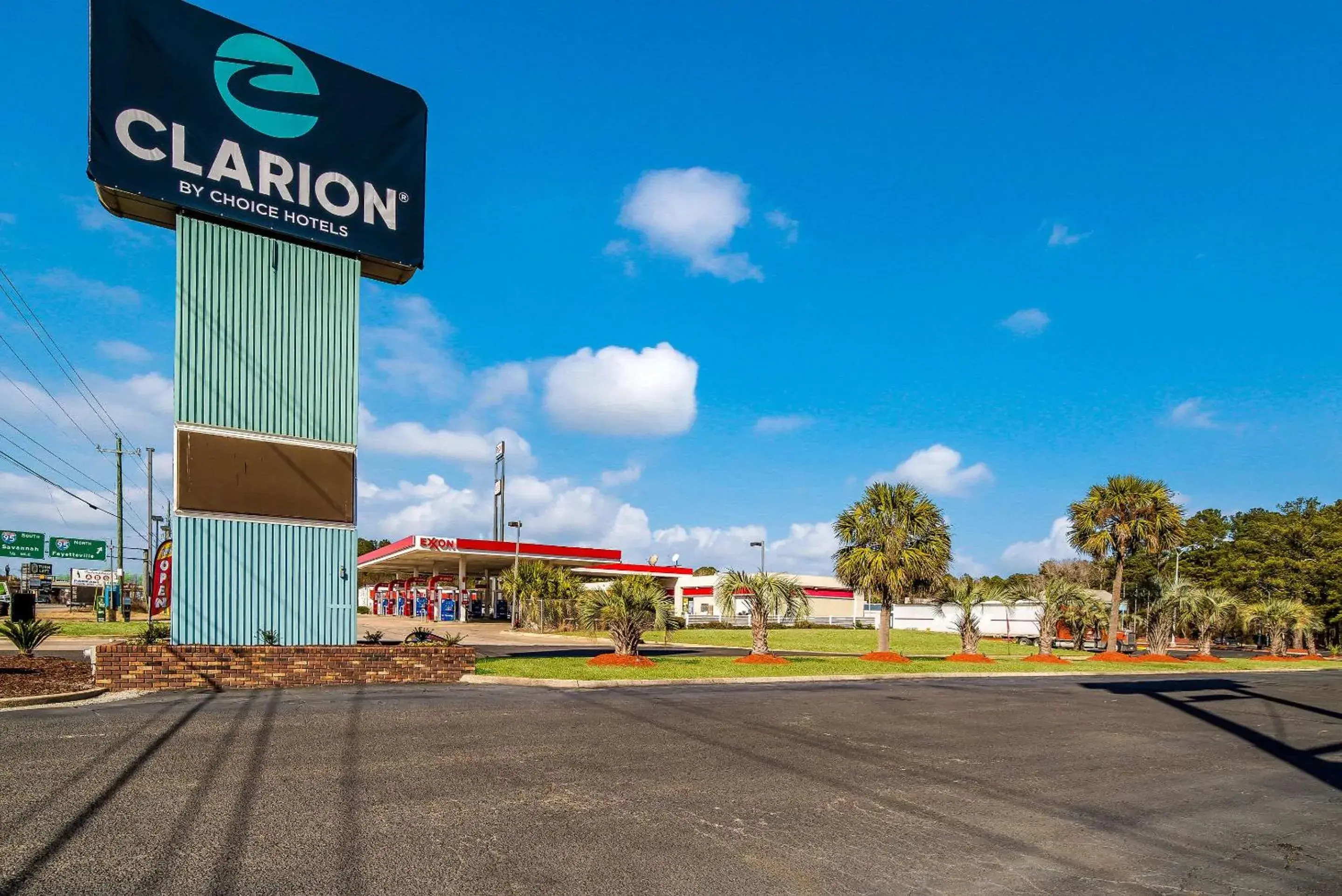 Property Building in Clarion Inn & Suites