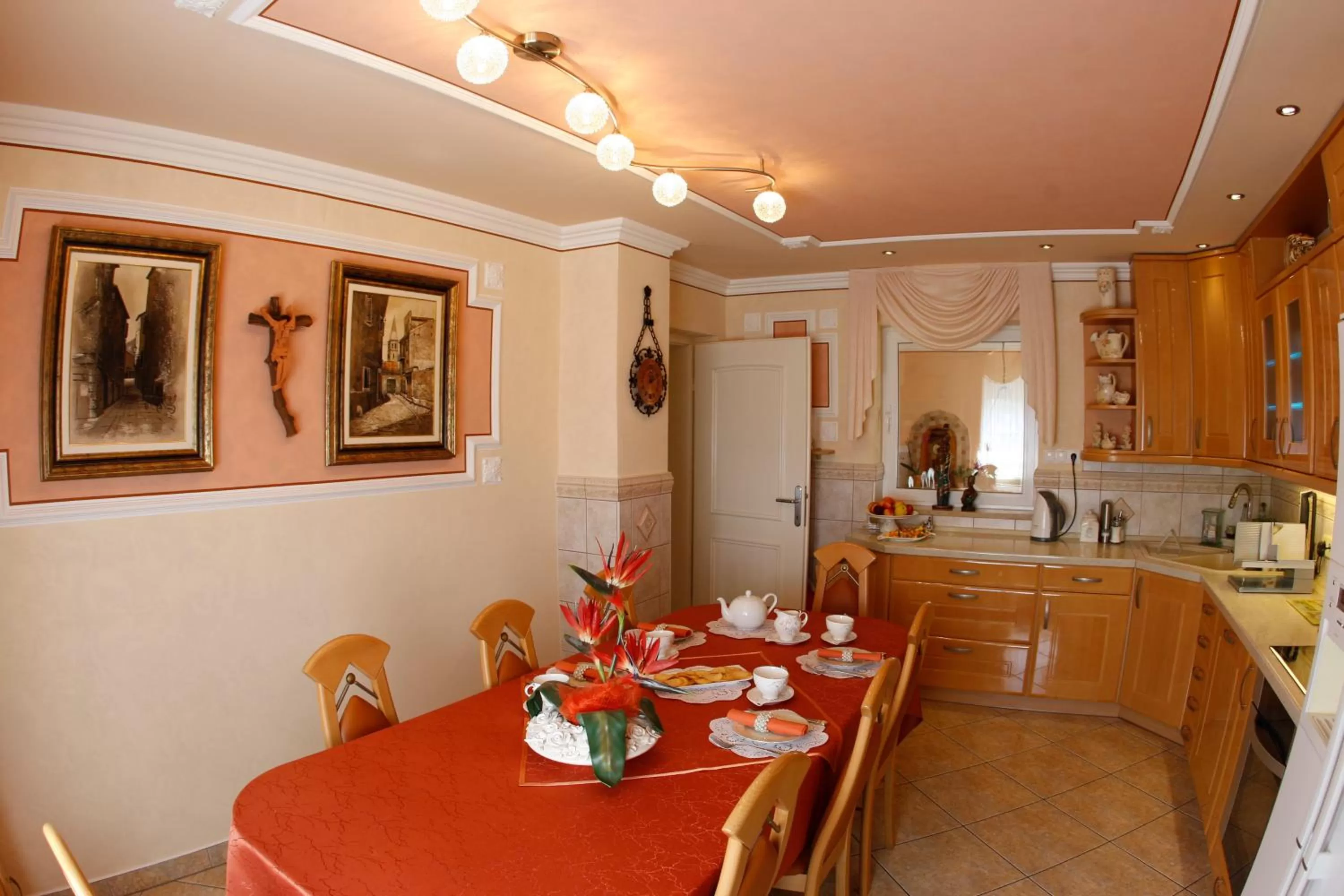 Kitchen or kitchenette, Dining Area in Rooms Beros