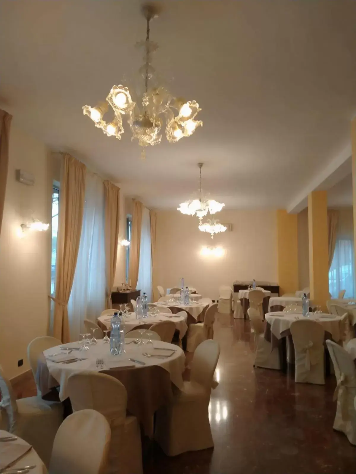 Restaurant/Places to Eat in Hotel Primarosa