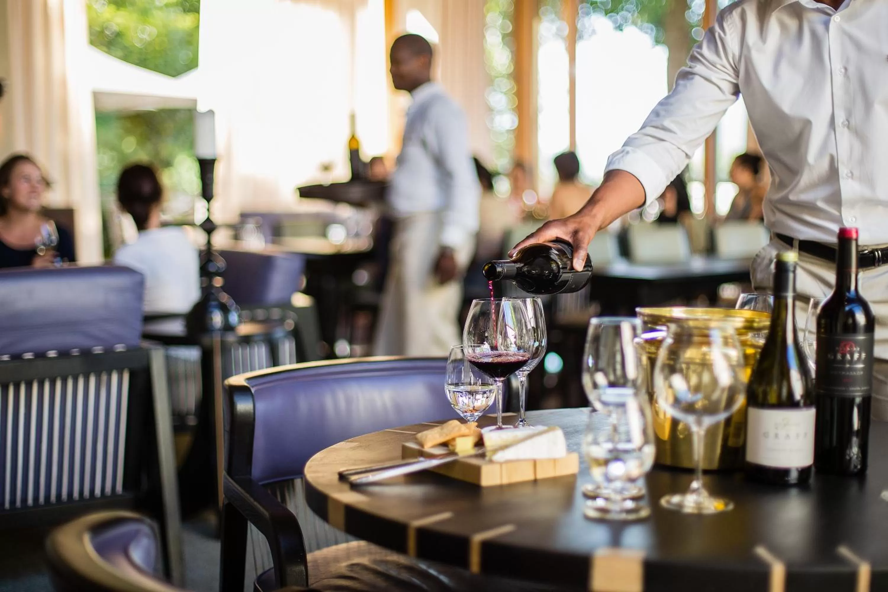 Lounge or bar in Delaire Graff Lodges and Spa