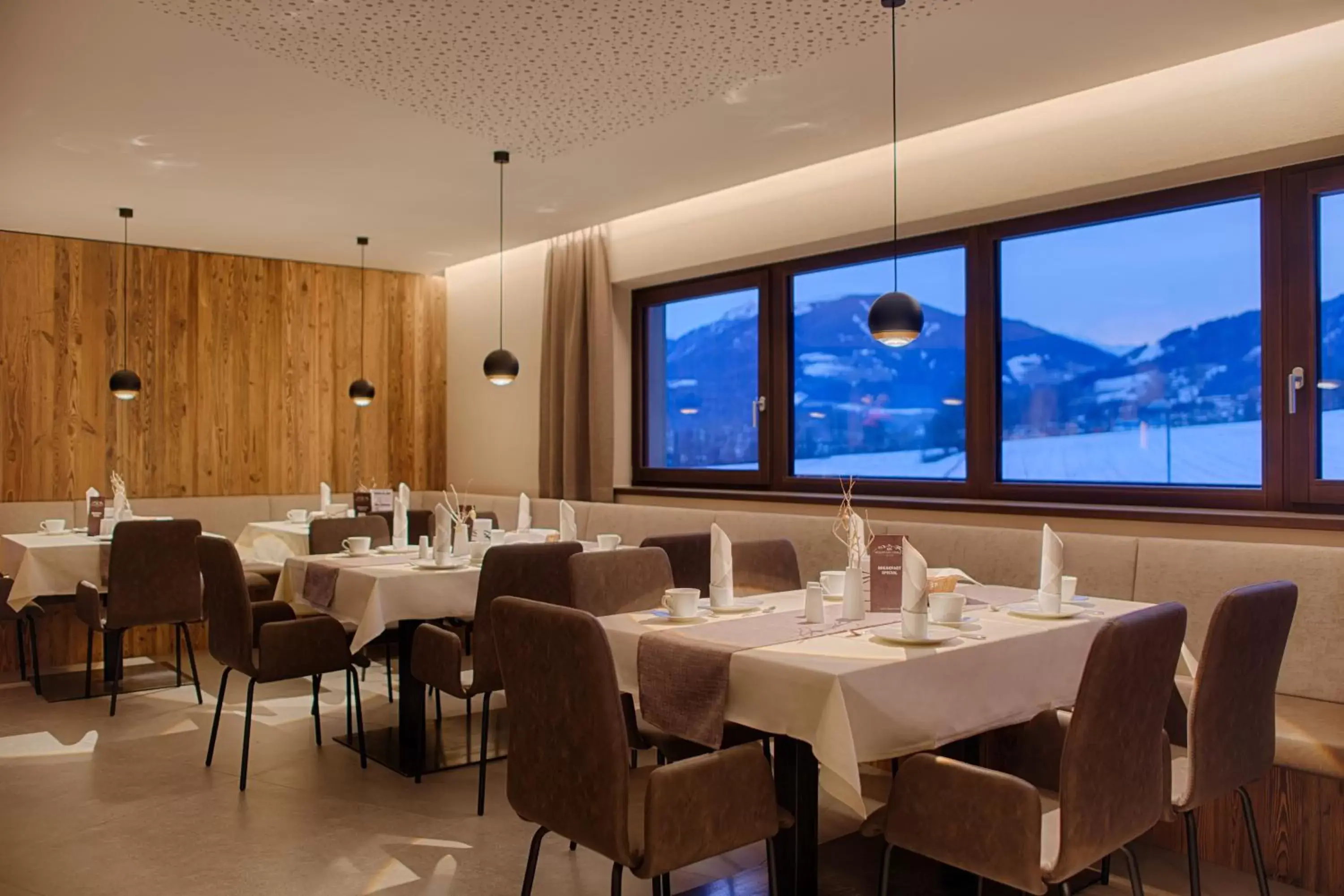 Dining area, Restaurant/Places to Eat in K1 Mountain Chalet - Luxury Apartements