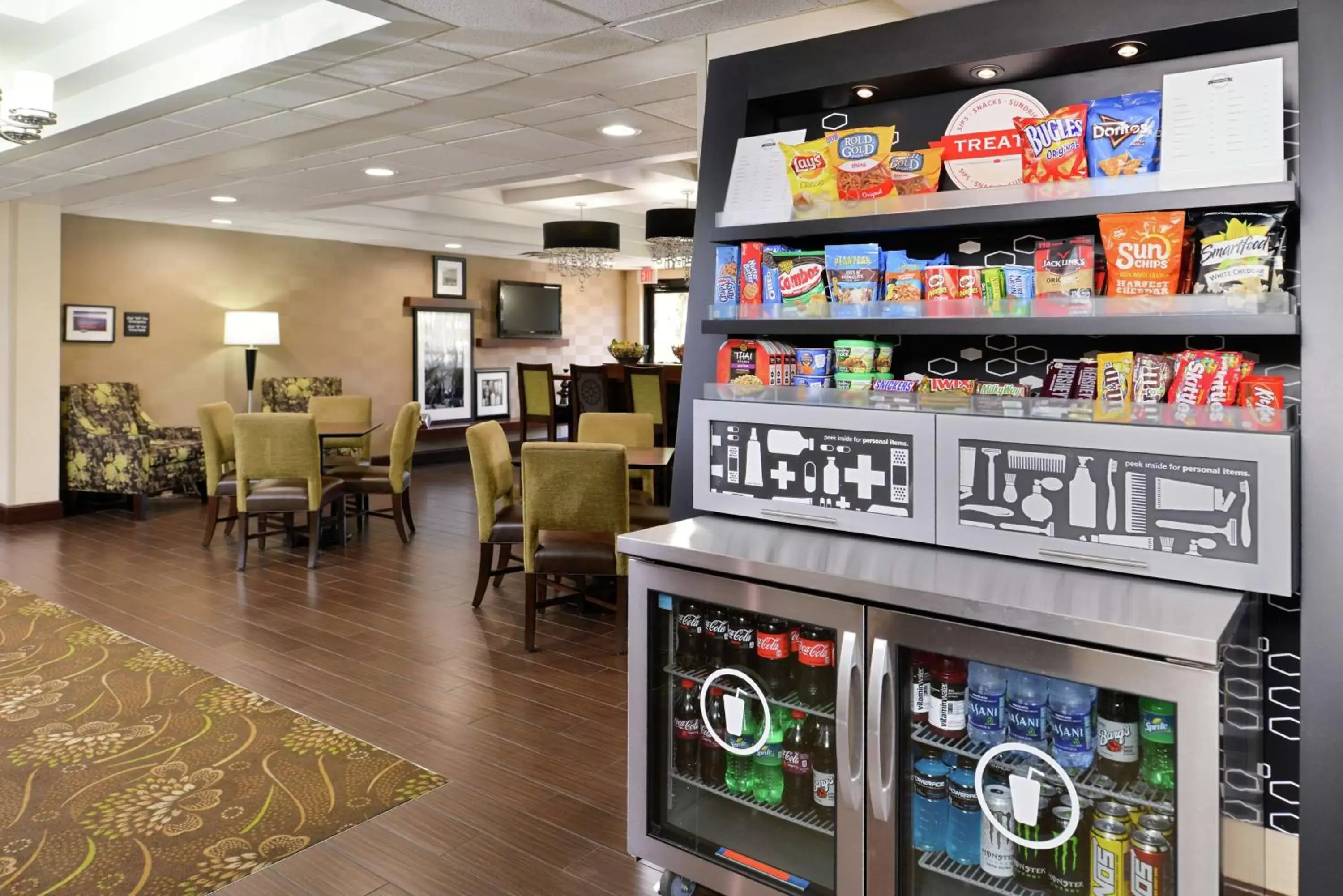 Dining area in Hampton Inn Daytona/Ormond Beach