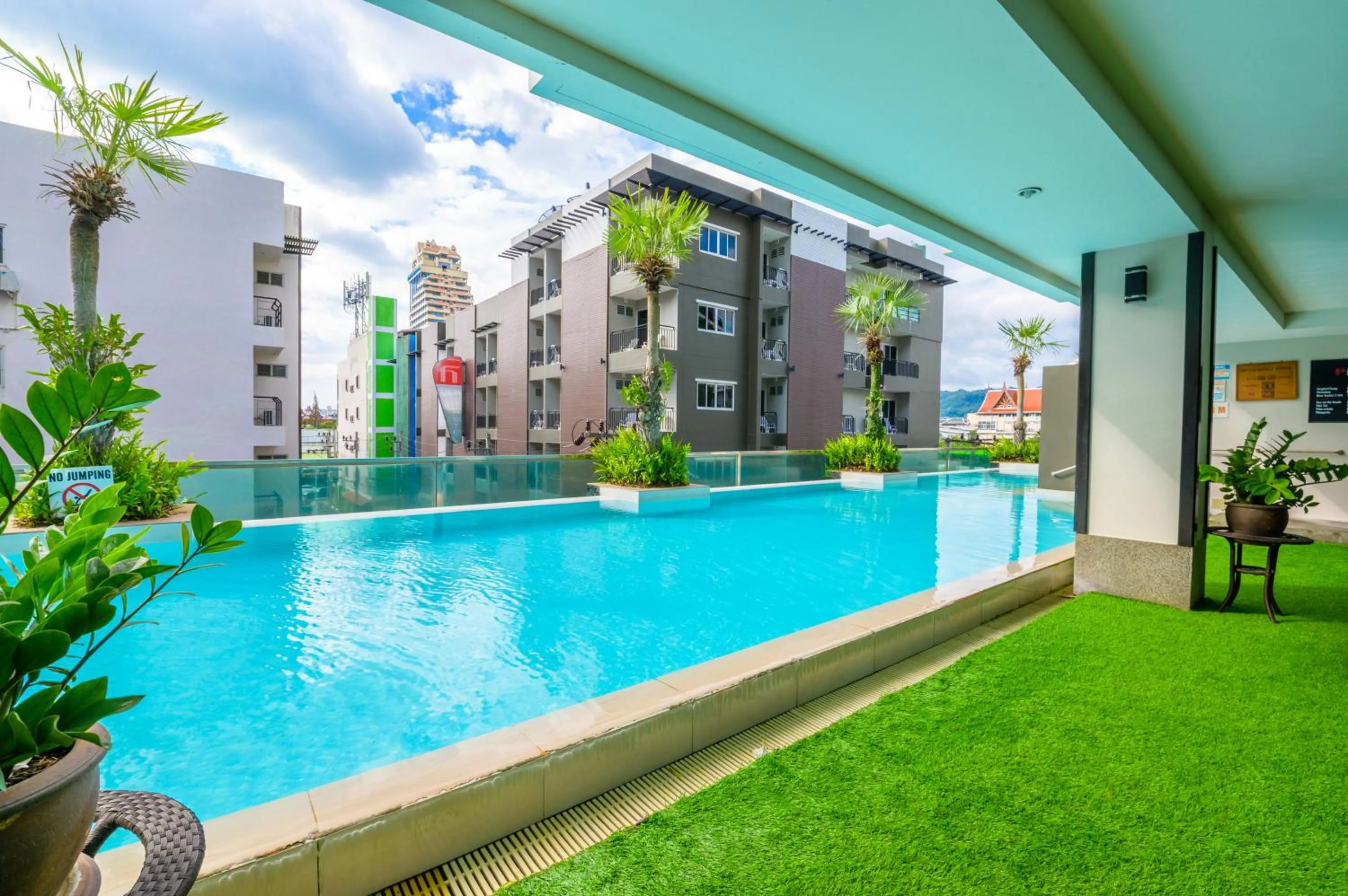 Swimming pool in Andakira Hotel - SHA Extra Plus