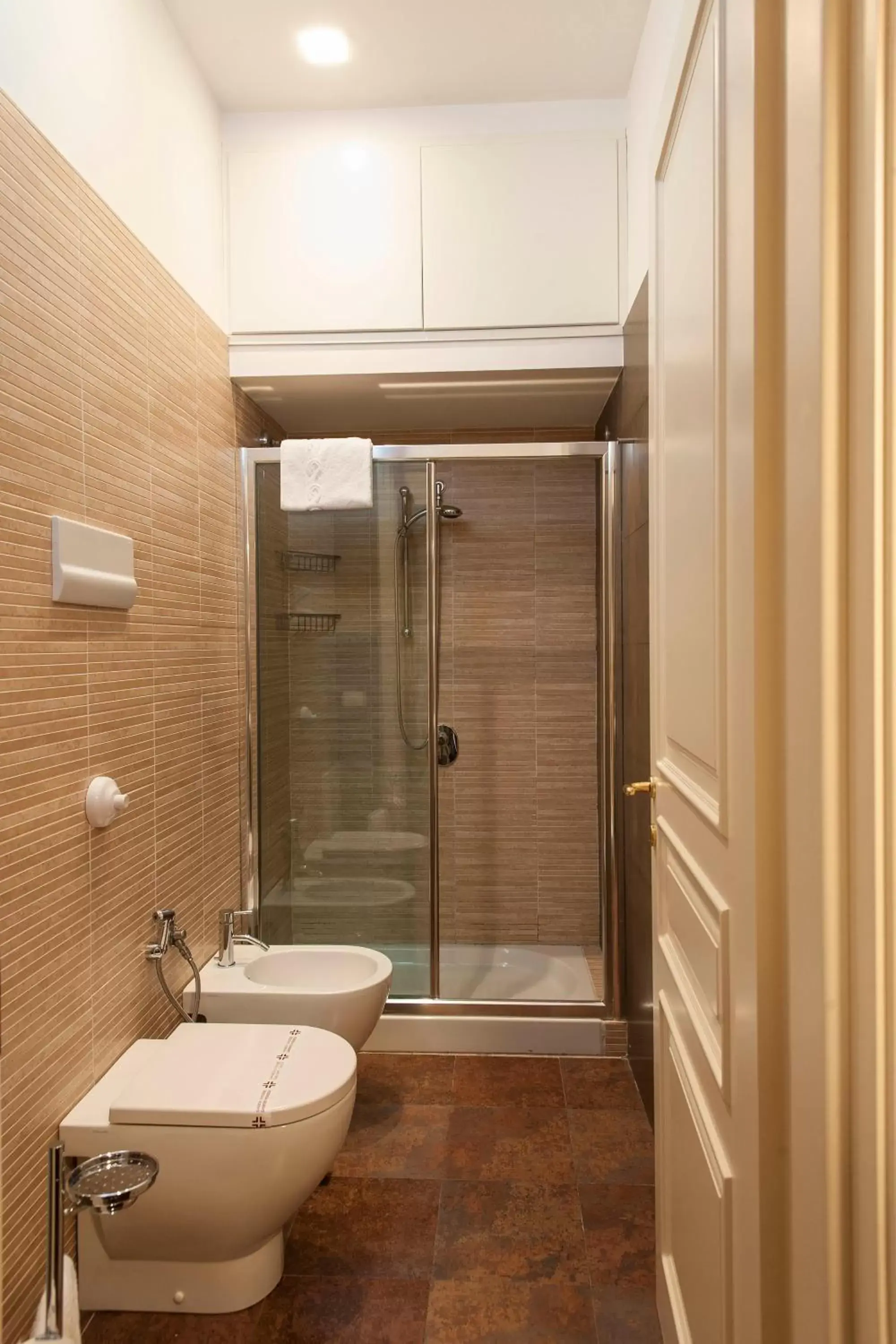 Shower, Bathroom in Hotel Palazzo Brunaccini