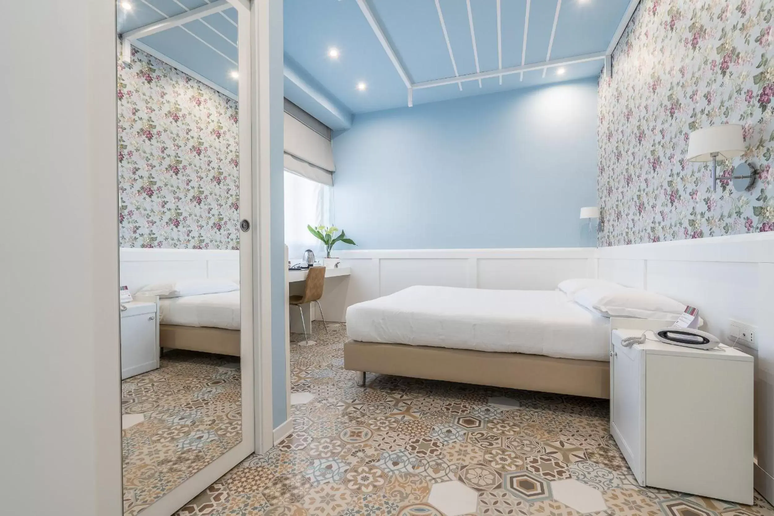 Photo of the whole room, Bed in Hotel Palace Photo of the whole room, Bed in Hotel Palace