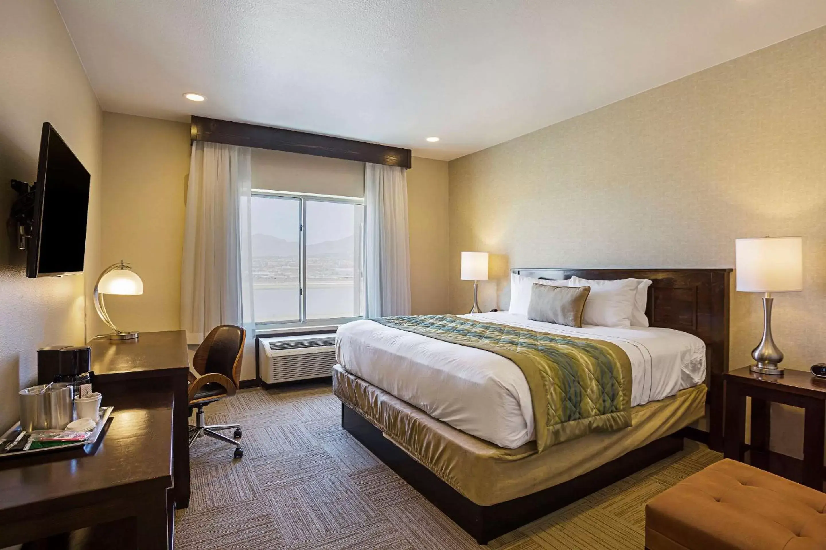 Bed in The Hotel at Sunland Park Casino El Paso, Ascend Hotel Collection