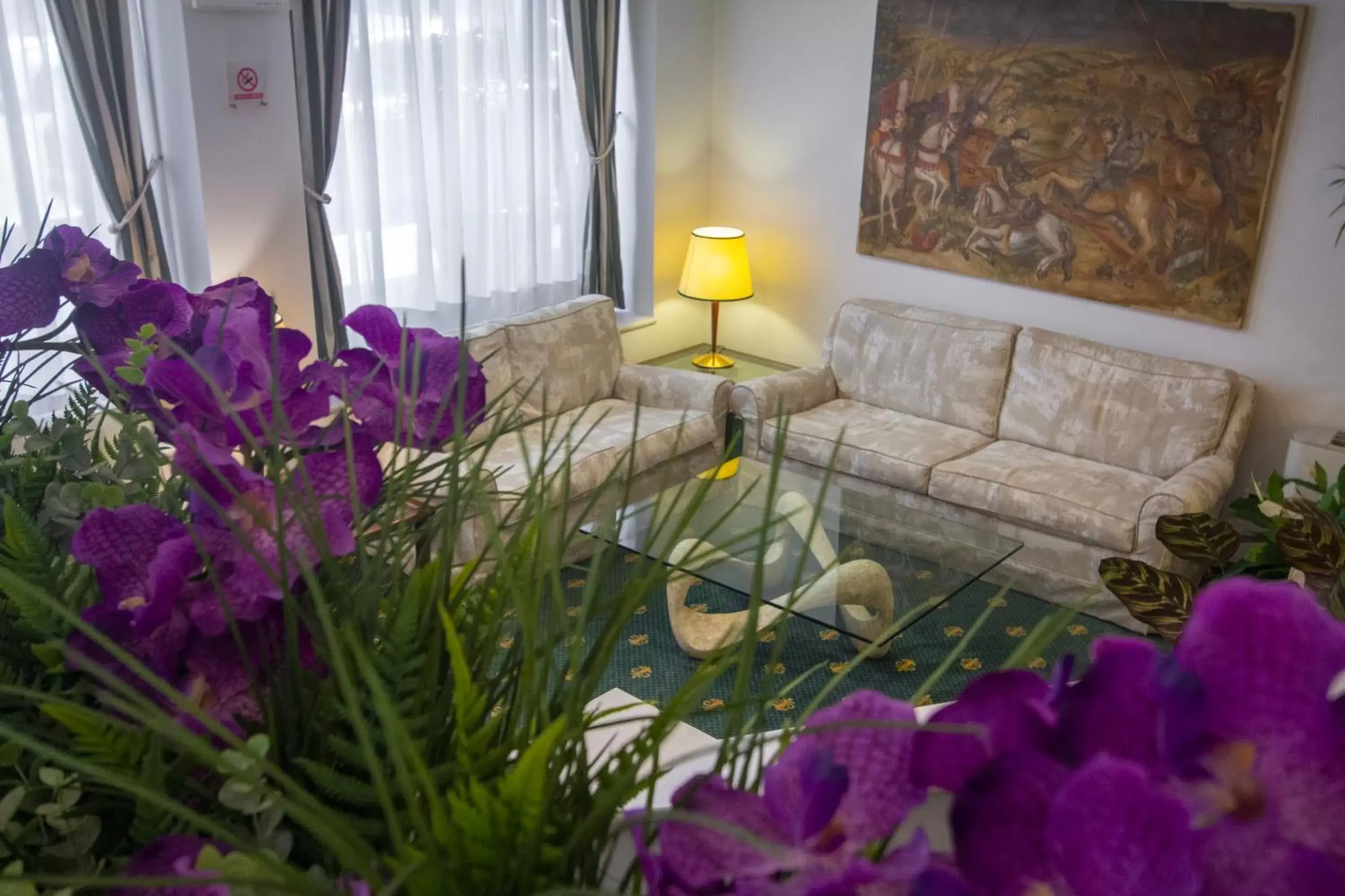 Lobby or reception, Seating Area in Hotel Flora