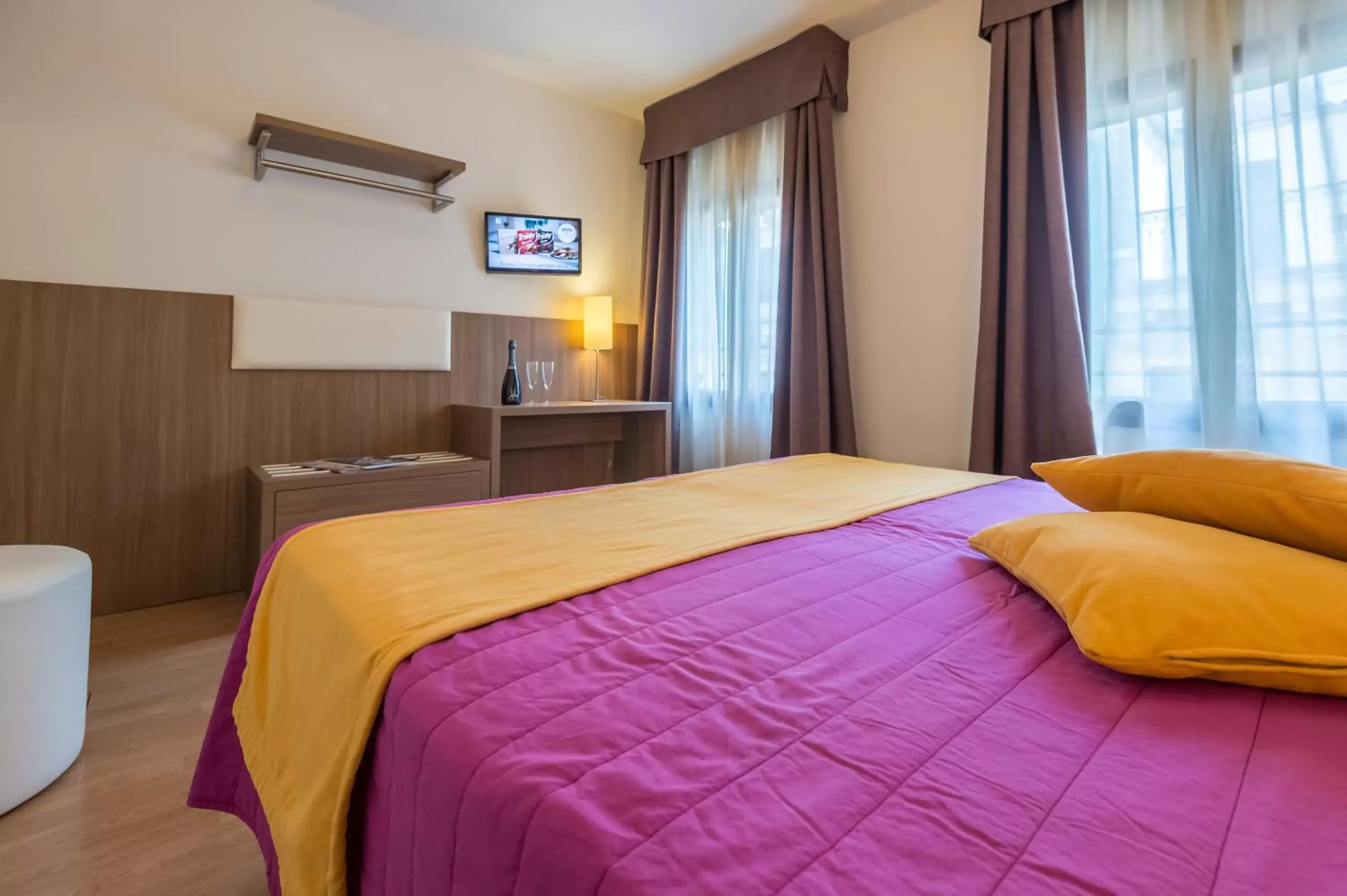 Bedroom, Bed in Hotel Il Moro di Venezia