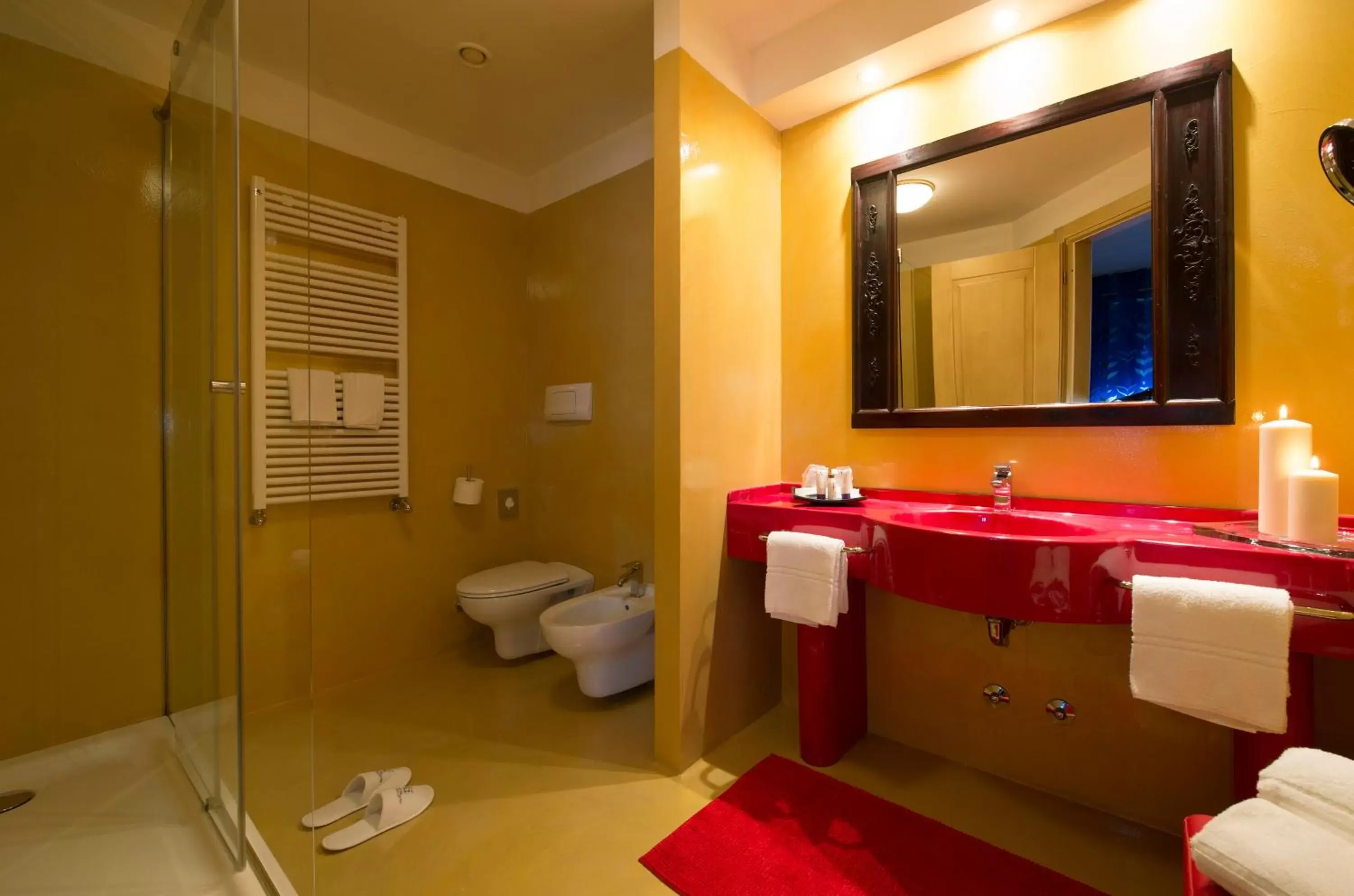 Shower, Bathroom in Hotel il Castelletto