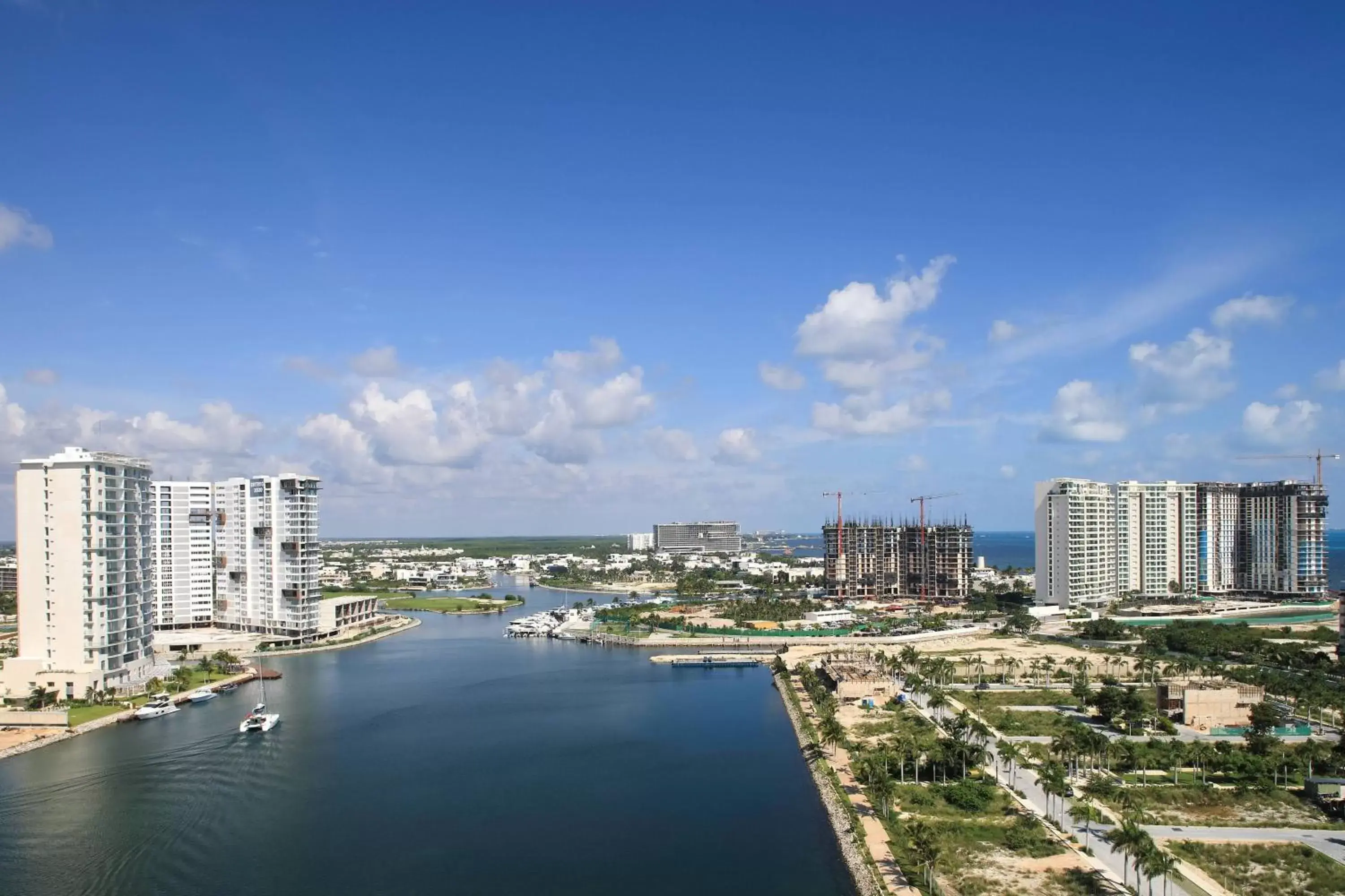 Photo of the whole room in Renaissance Cancun Resort & Marina