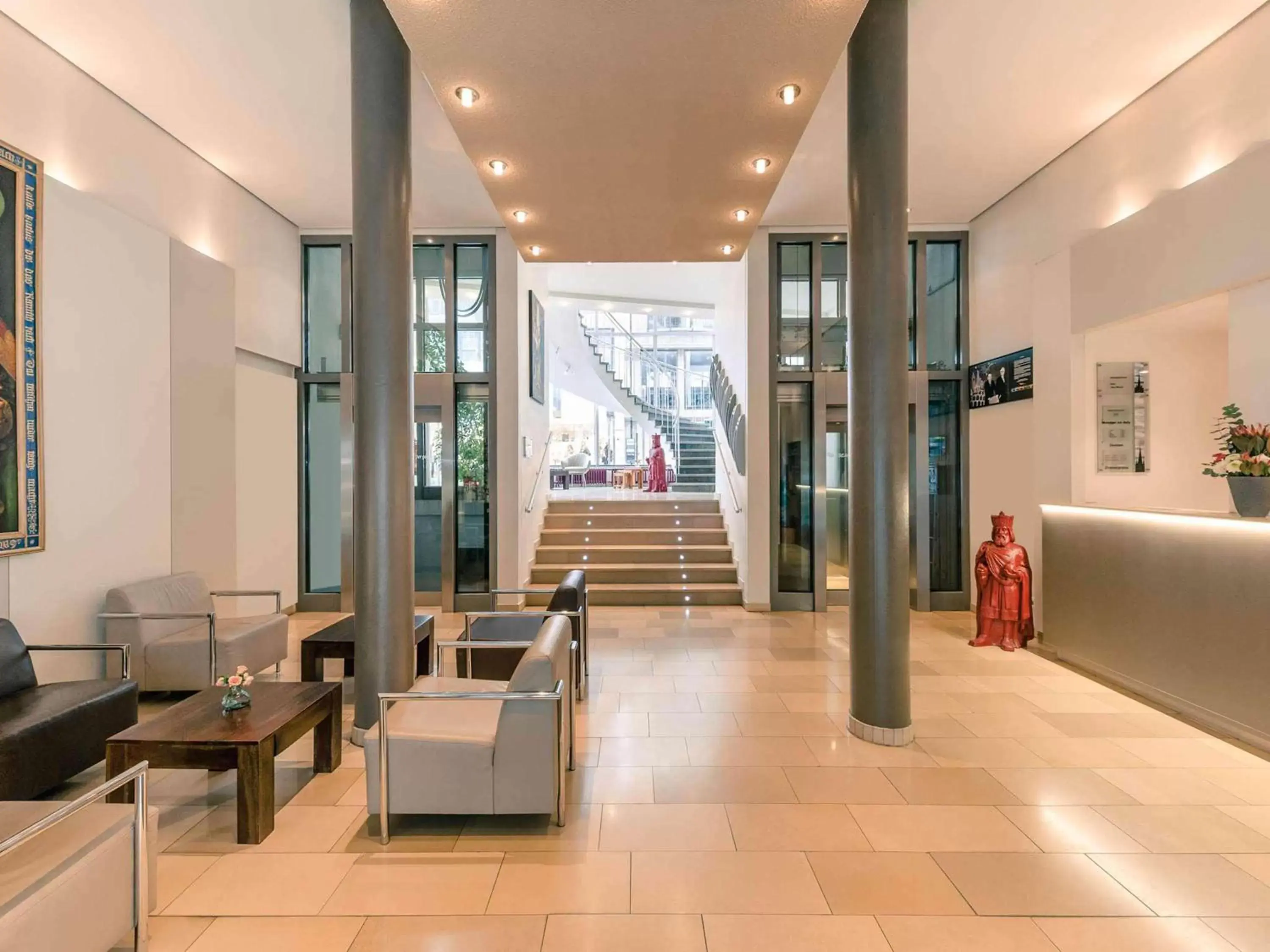 Property building, Lobby/Reception in Mercure Hotel Aachen Am Dom