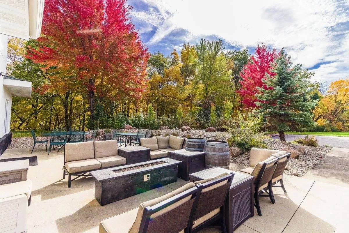 River Hills Hotel- Mankato