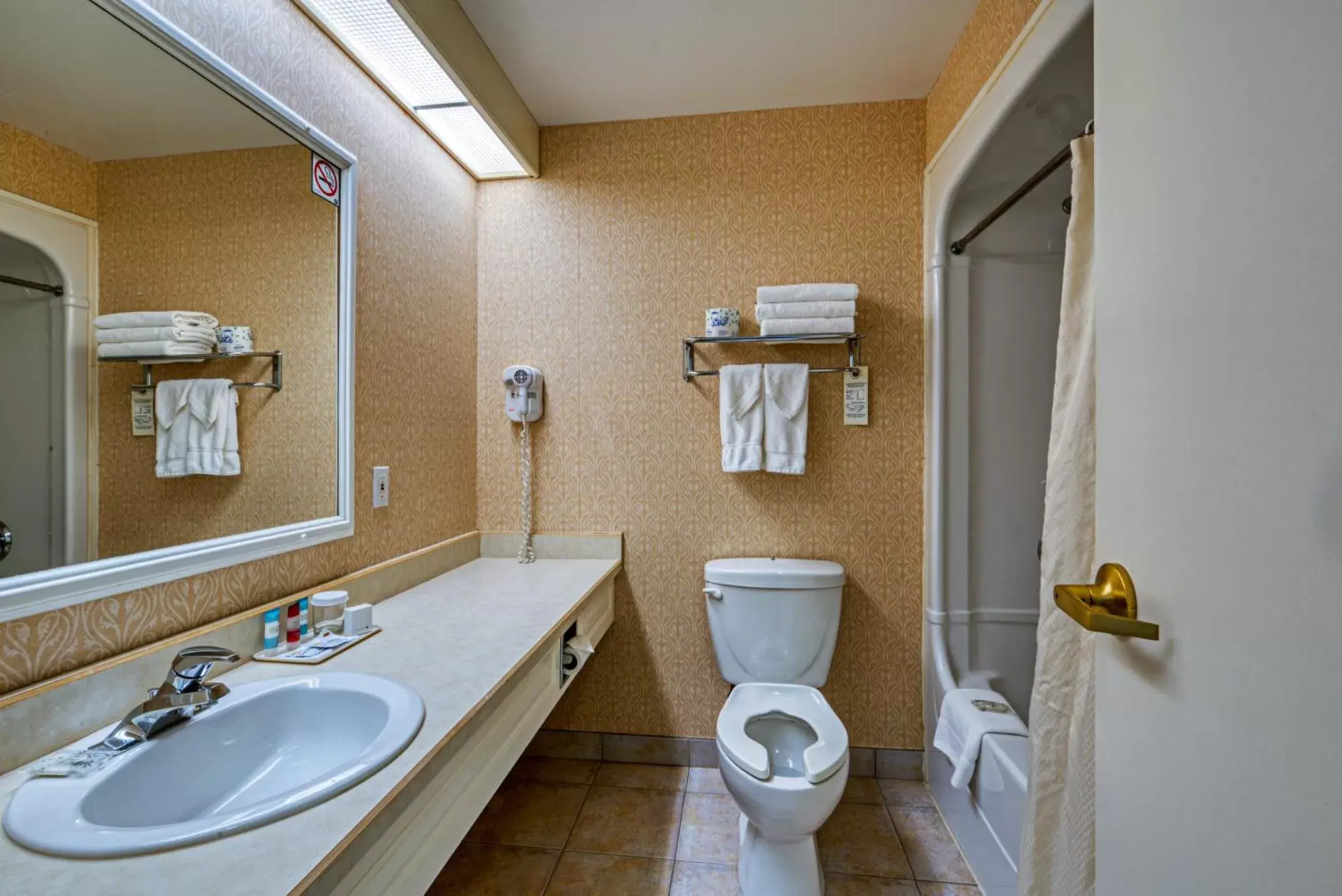 Bathroom in The Casablanca Hotel