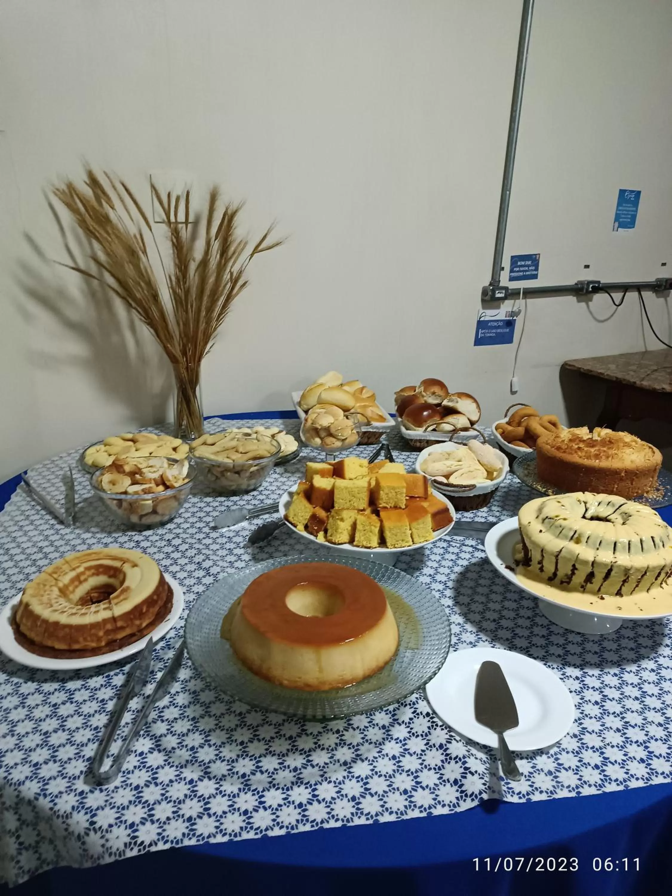 Buffet breakfast in Hotel Oscar Blue Montes Claros