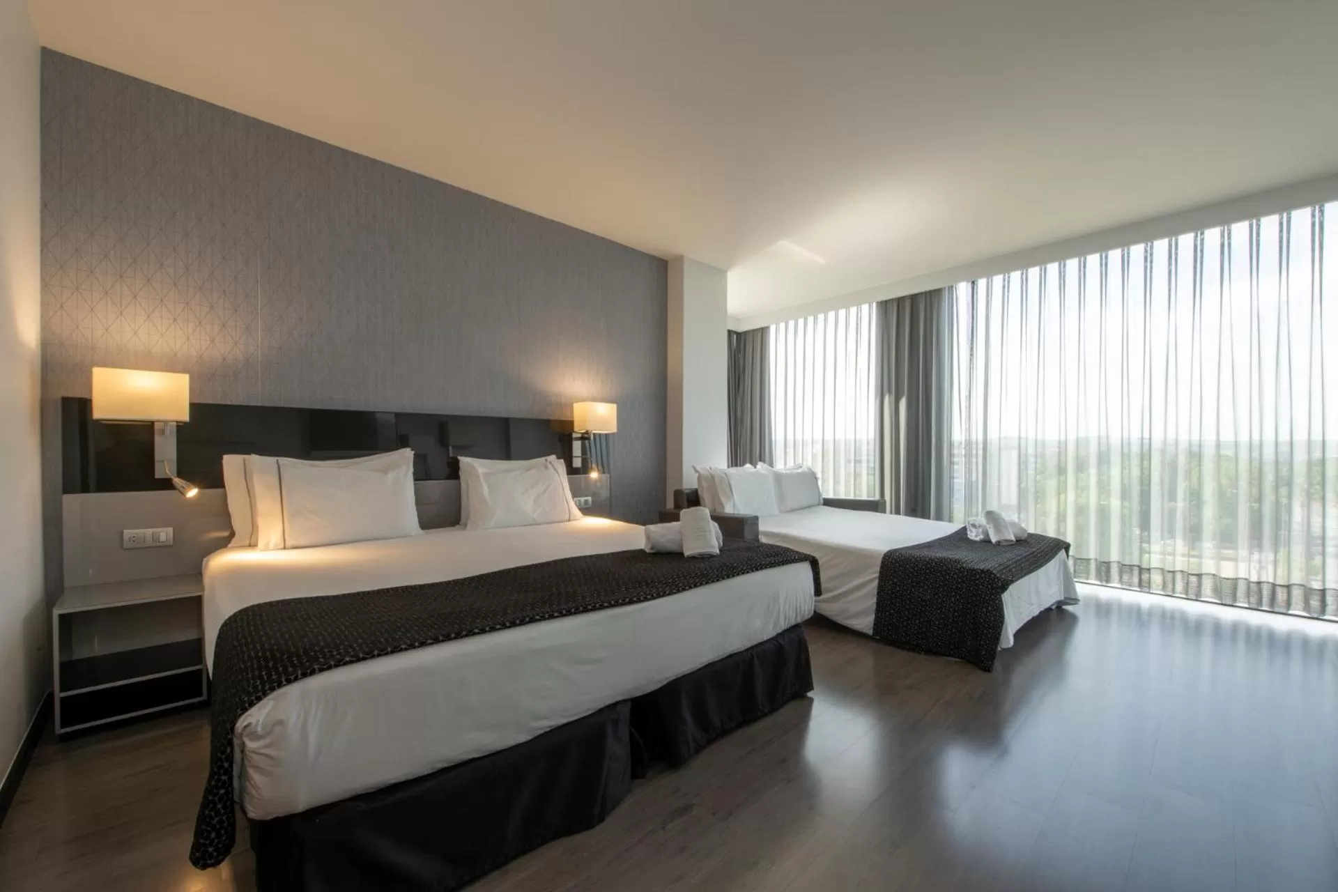 Photo of the whole room, Bed in Eurostars Palace