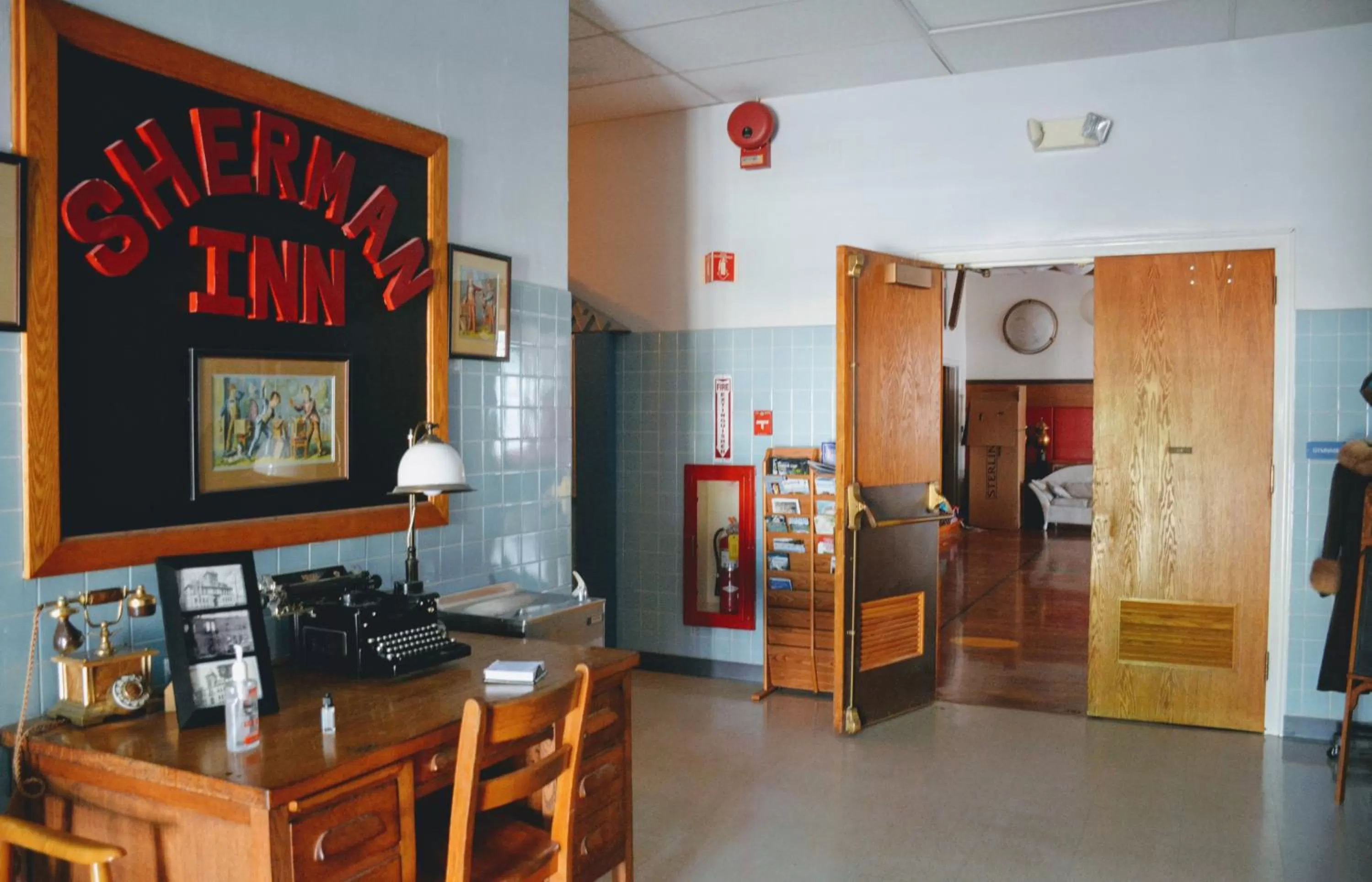 Lobby or reception, Bed in Sherman Inn