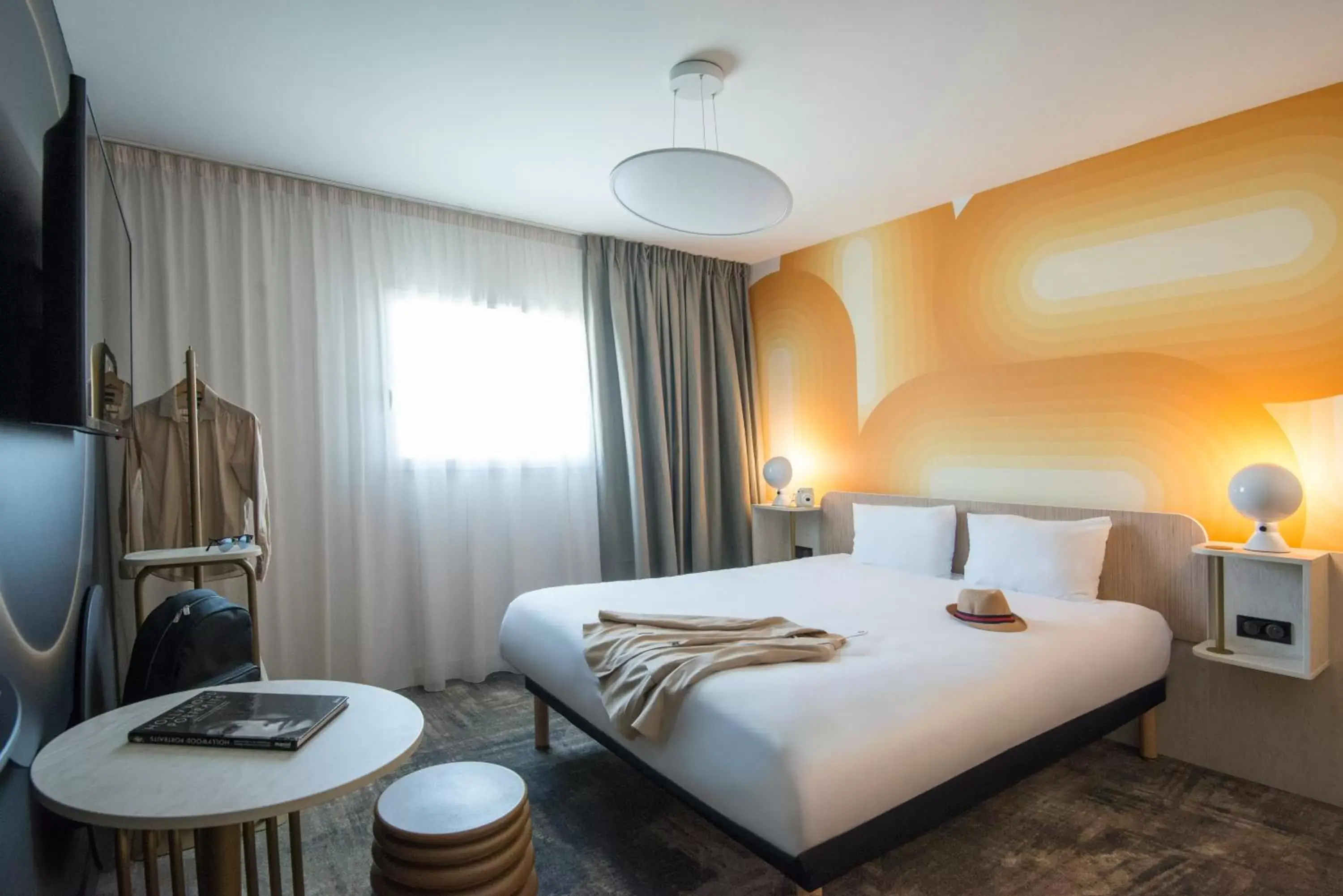 Photo of the whole room, Bed in ibis Styles Pertuis Portes du Luberon Photo of the whole room, Bed in ibis Styles Pertuis Portes du Luberon