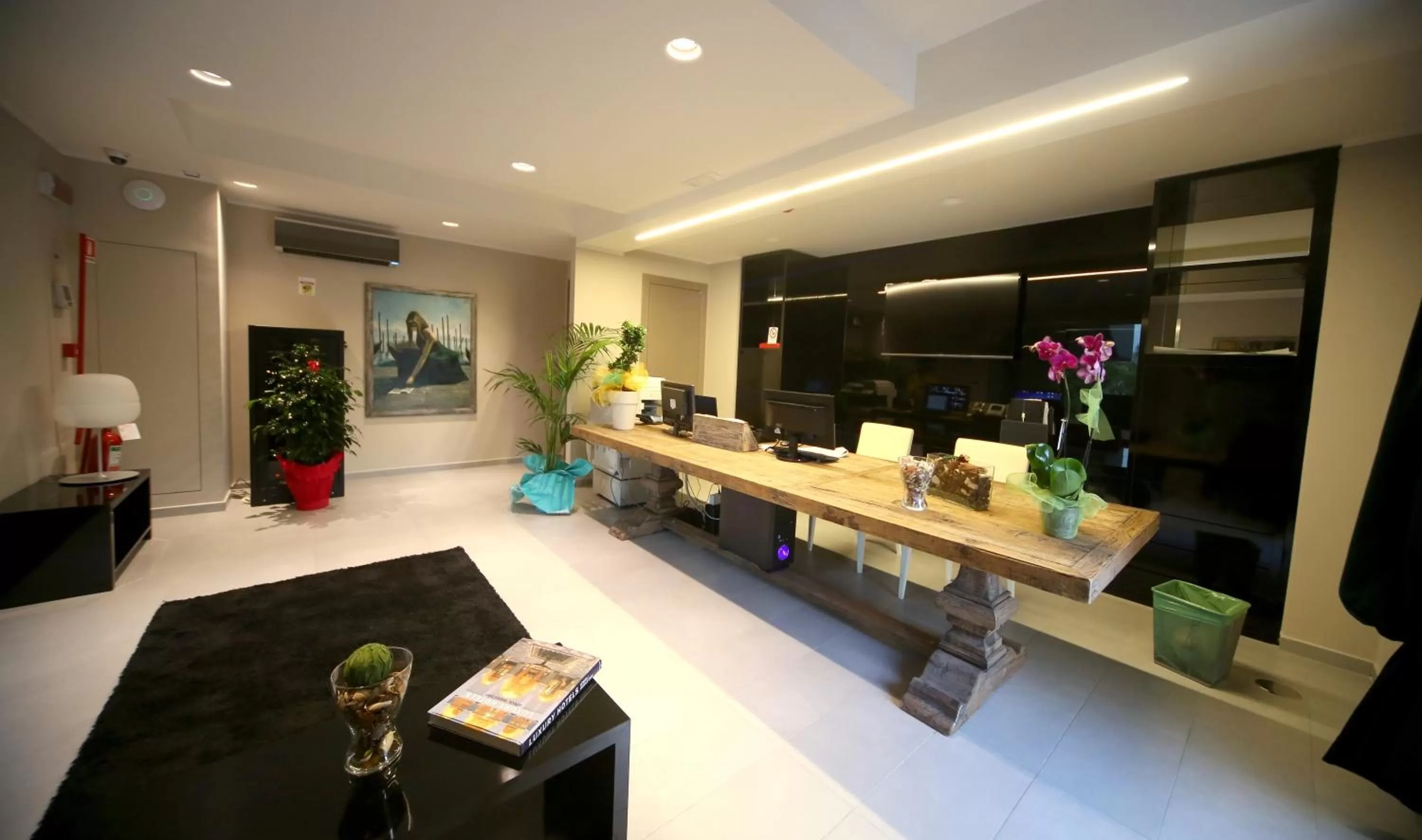 Lobby or reception in Victoria Hotel