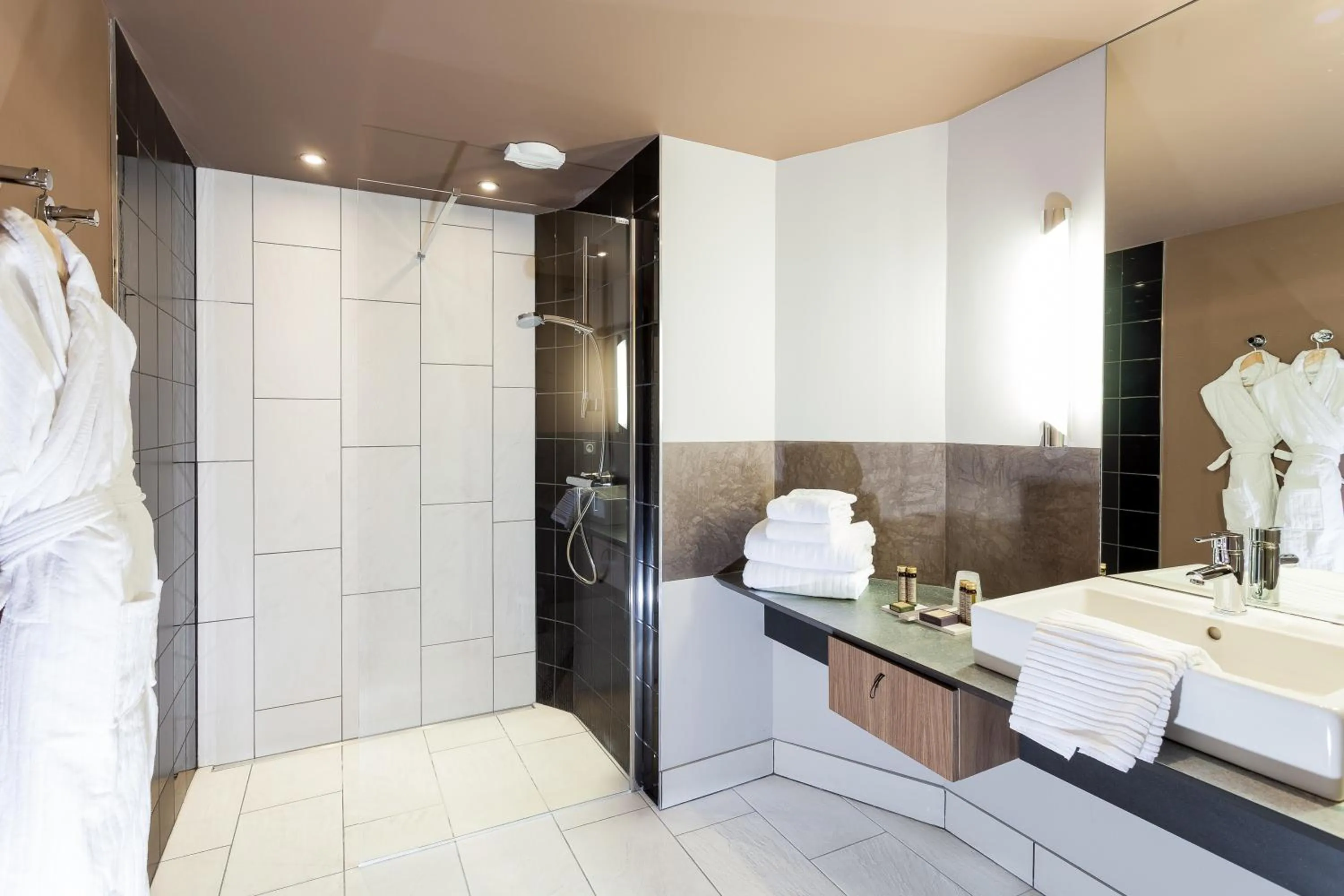 Shower in Hotel Restaurant Spa Ivan Vautier