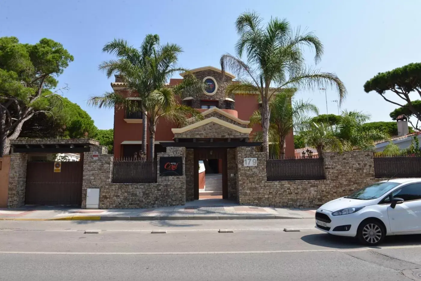 Facade/entrance, Property Building in Hotel Coral Playa
