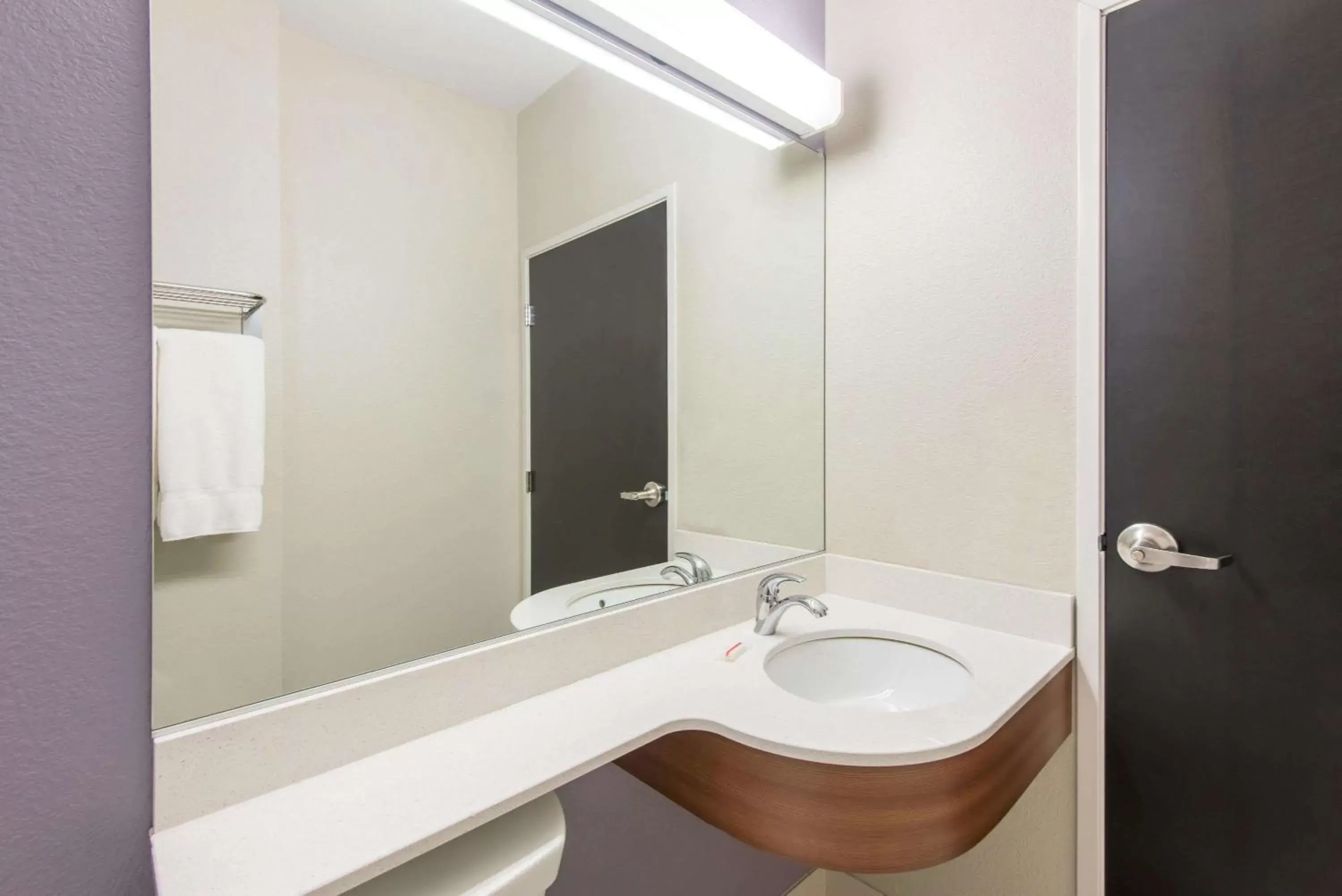 Photo of the whole room, Bathroom in Microtel Inn & Suites by Wyndham Cadiz