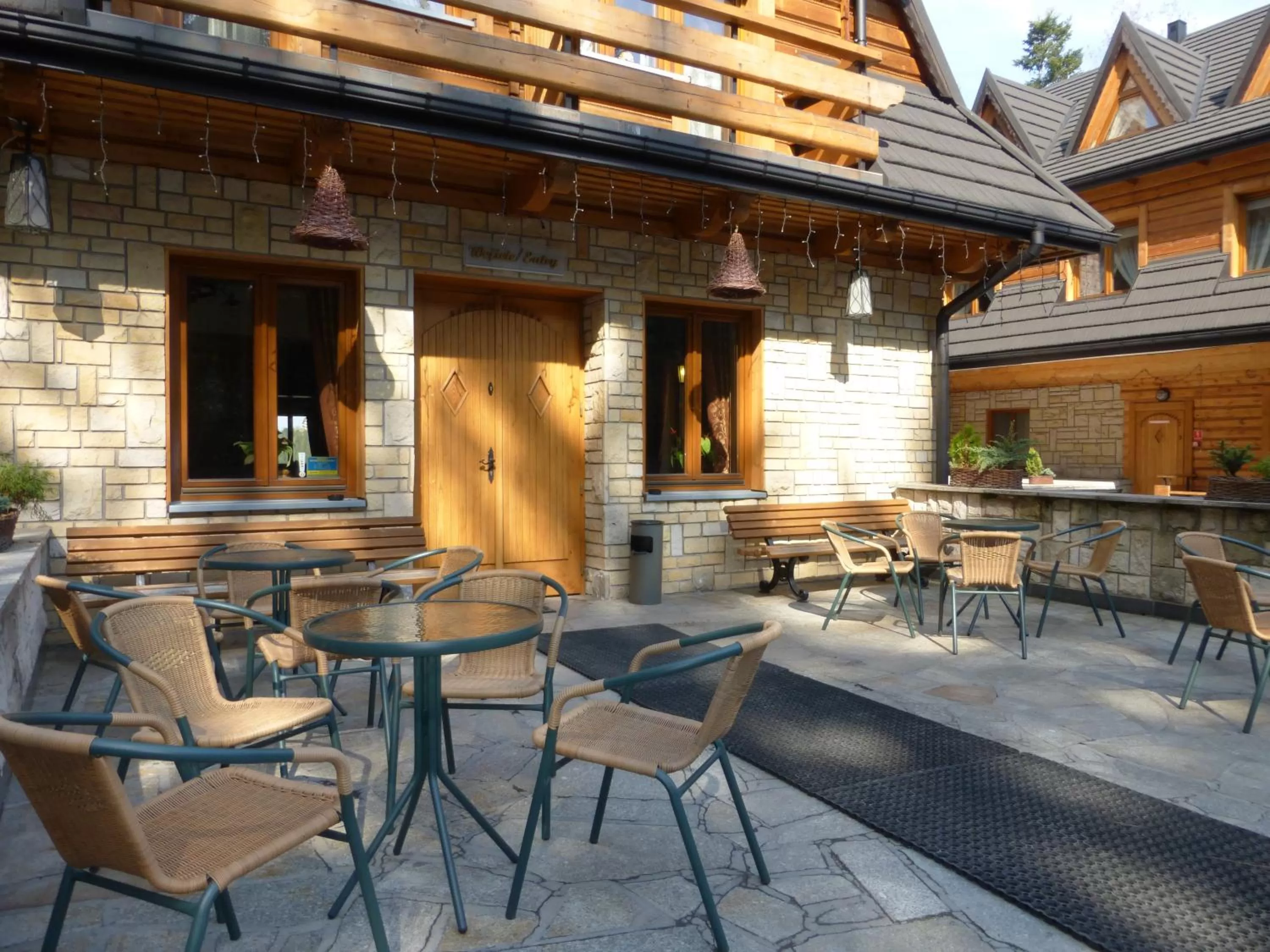 Facade/entrance in Hotel Dwór Karolówka