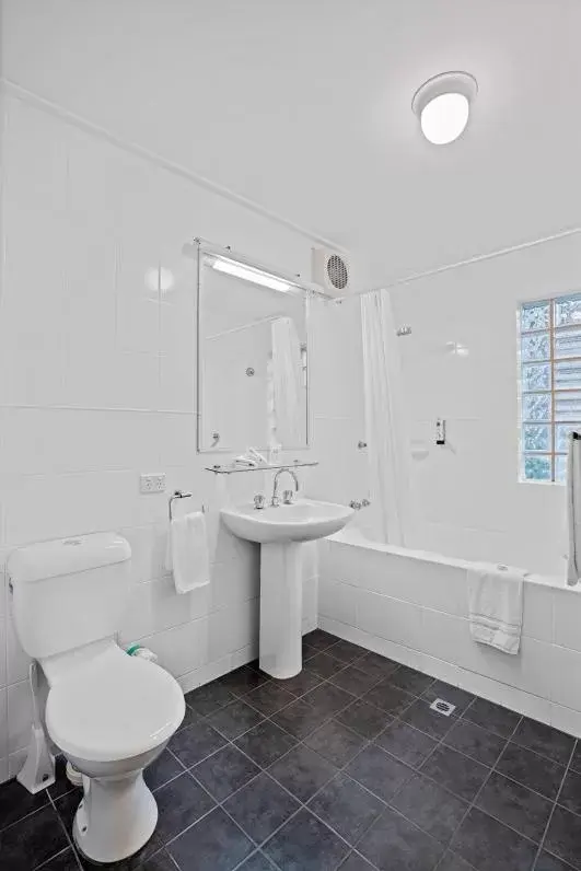 Bathroom in Broadwater Resort WA Tourism Awards 2022 Gold Winner