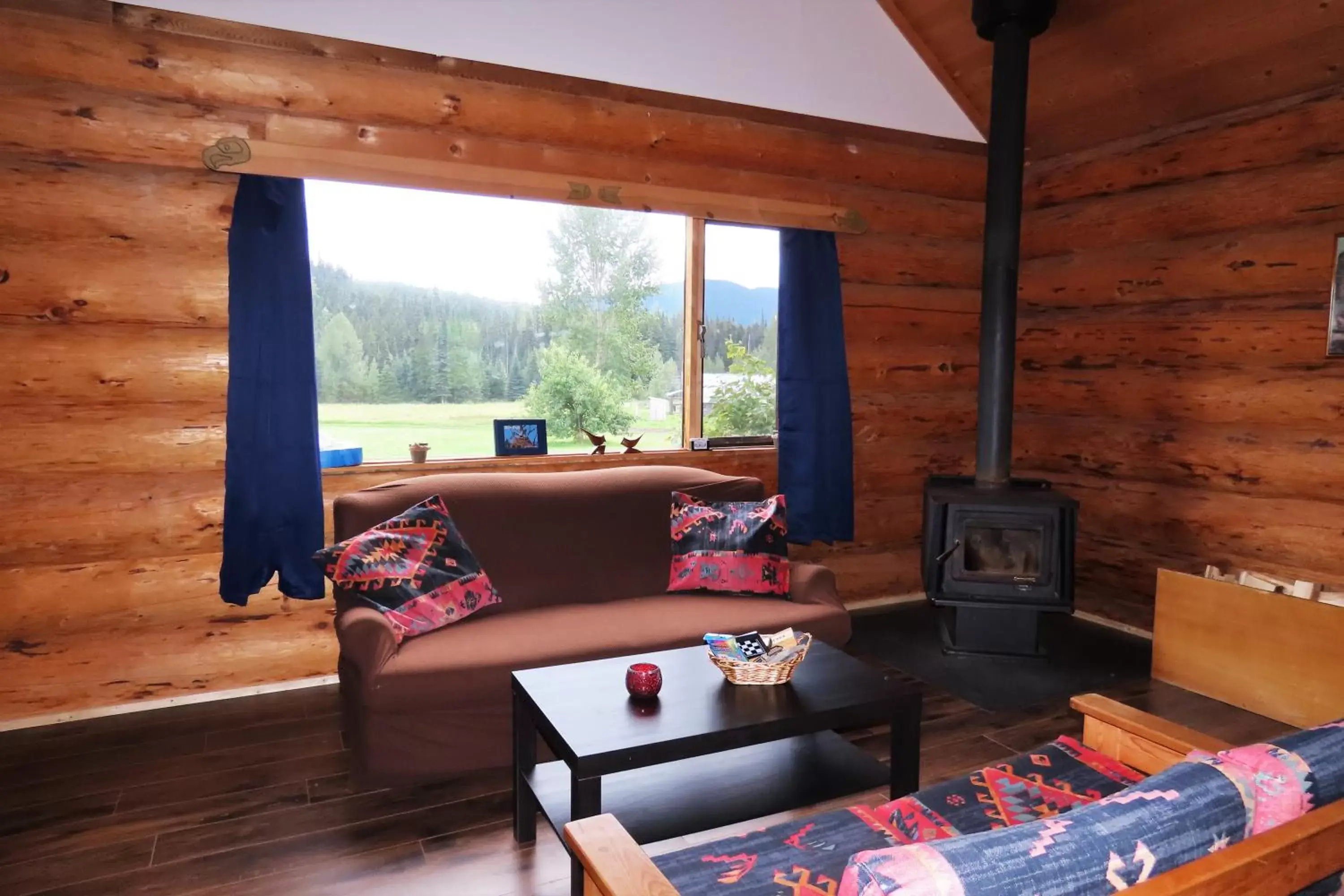 Living room, Seating Area in Rocky Ridge Resort-BC