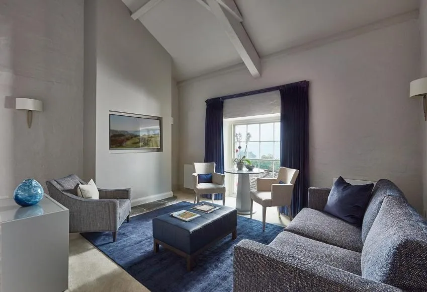 Living room in The Samling Hotel