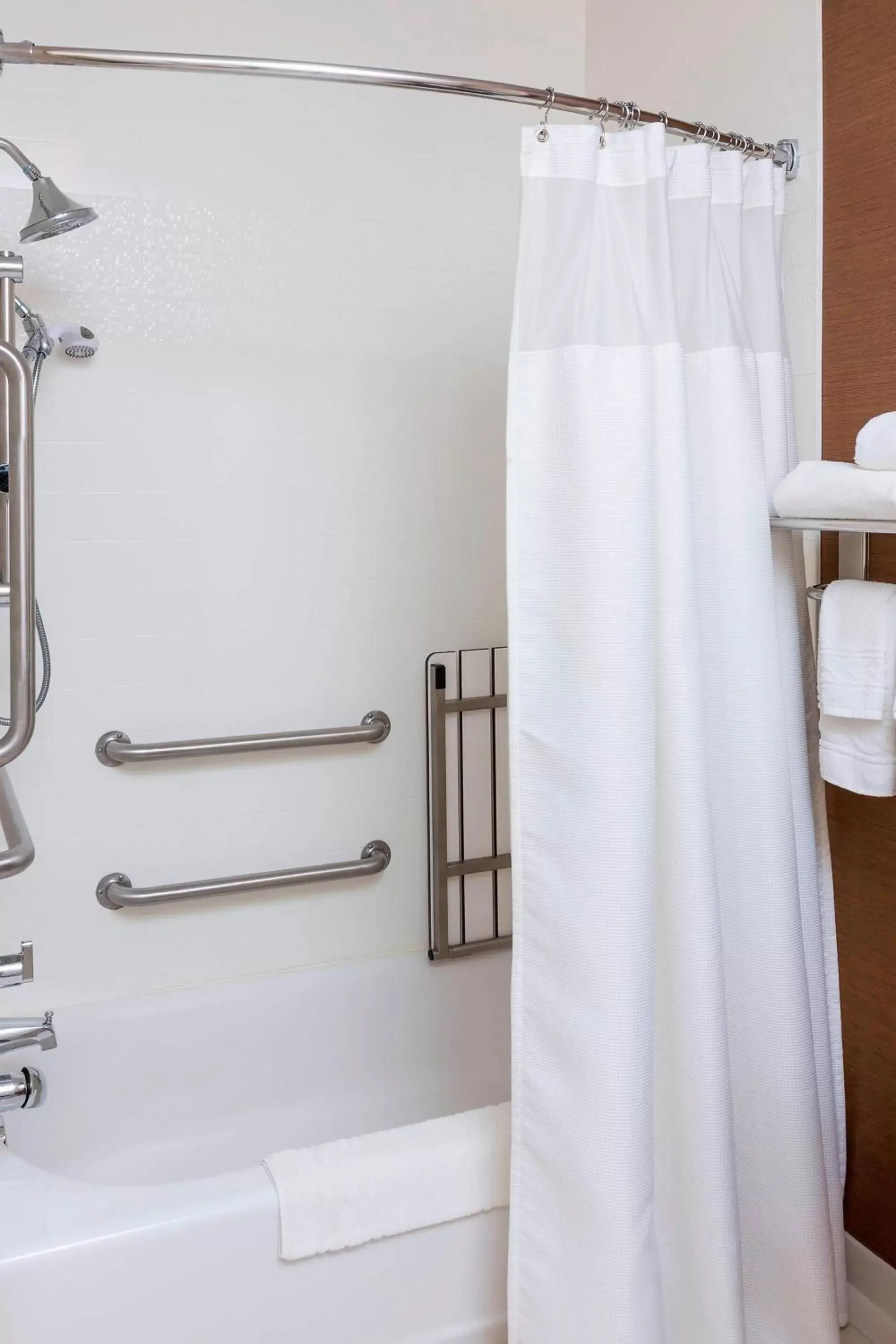 Bathroom in Fairfield Inn & Suites by Marriott Galesburg