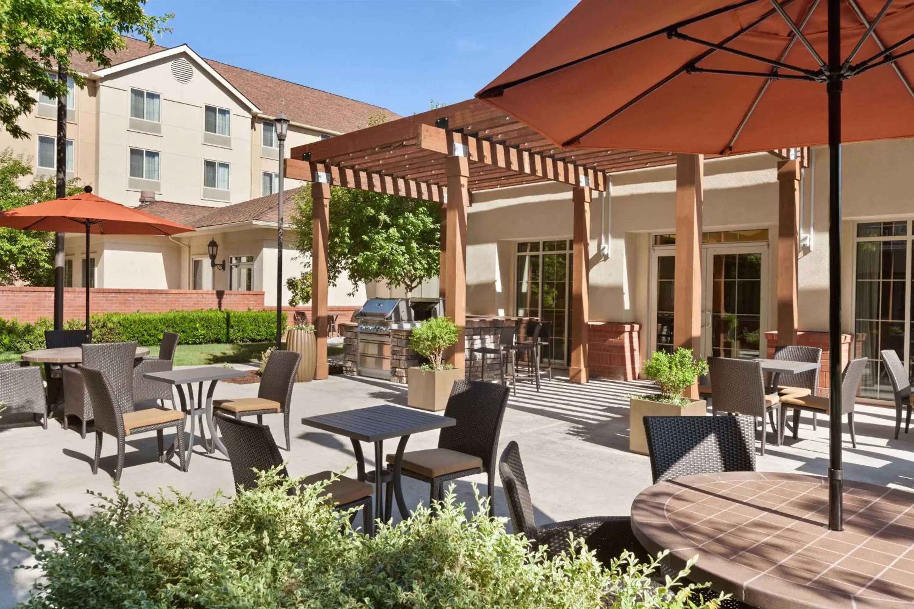 Property building, Restaurant/Places to Eat in Homewood Suites Medford