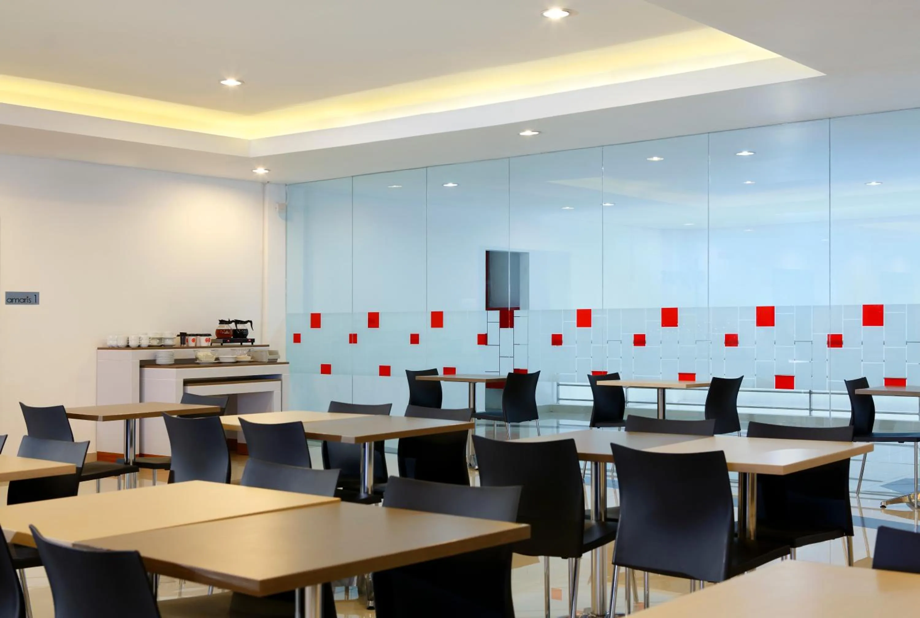 Restaurant/places to eat in Amaris Hotel Ponorogo