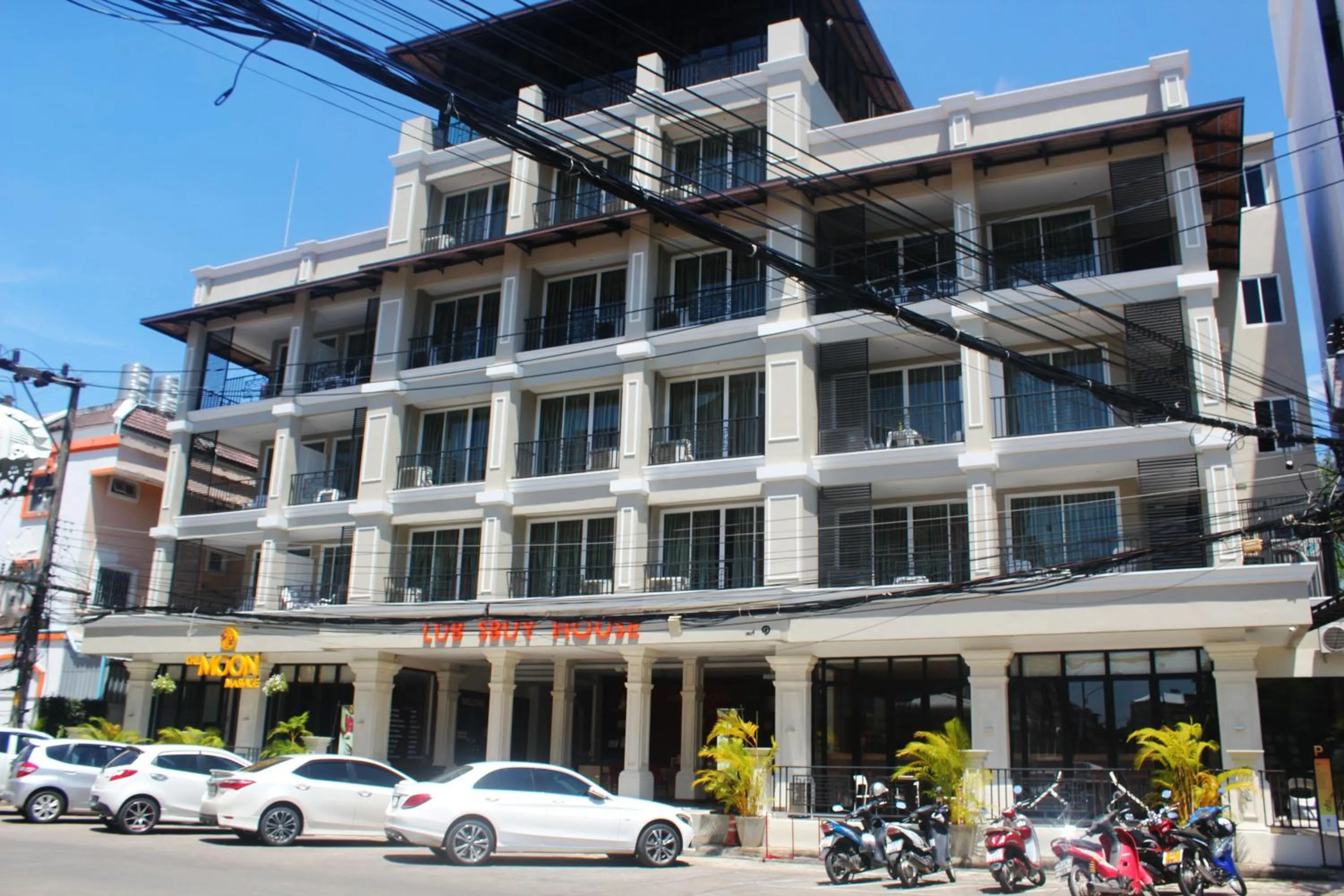 Property building in Lub Sbuy House Hotel - SHA